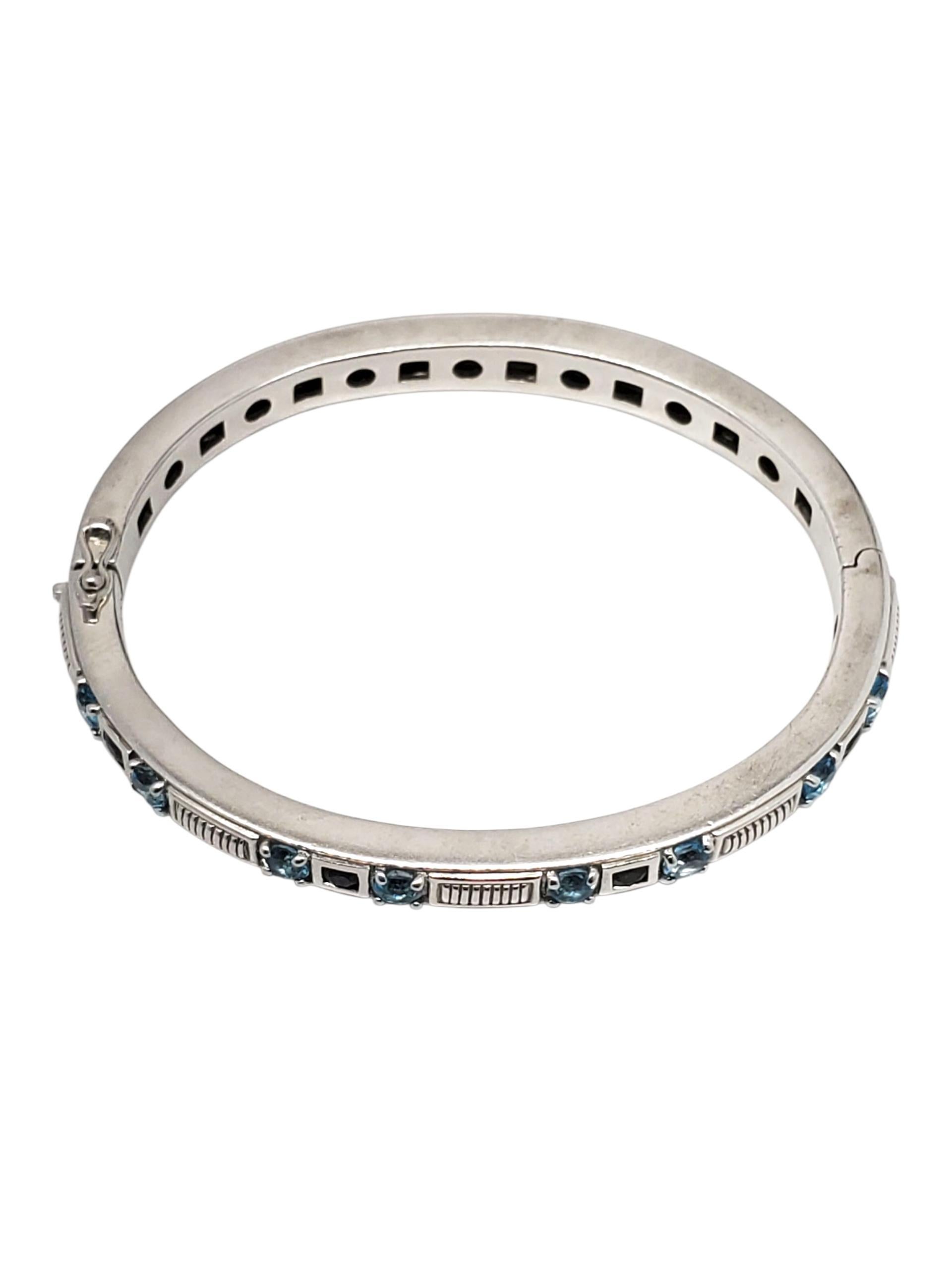 Judith Ripka Bracciale a cerniera ovale con pietre blu in argento Sterling #23398 In condizioni buone in vendita a Washington Depot, CT