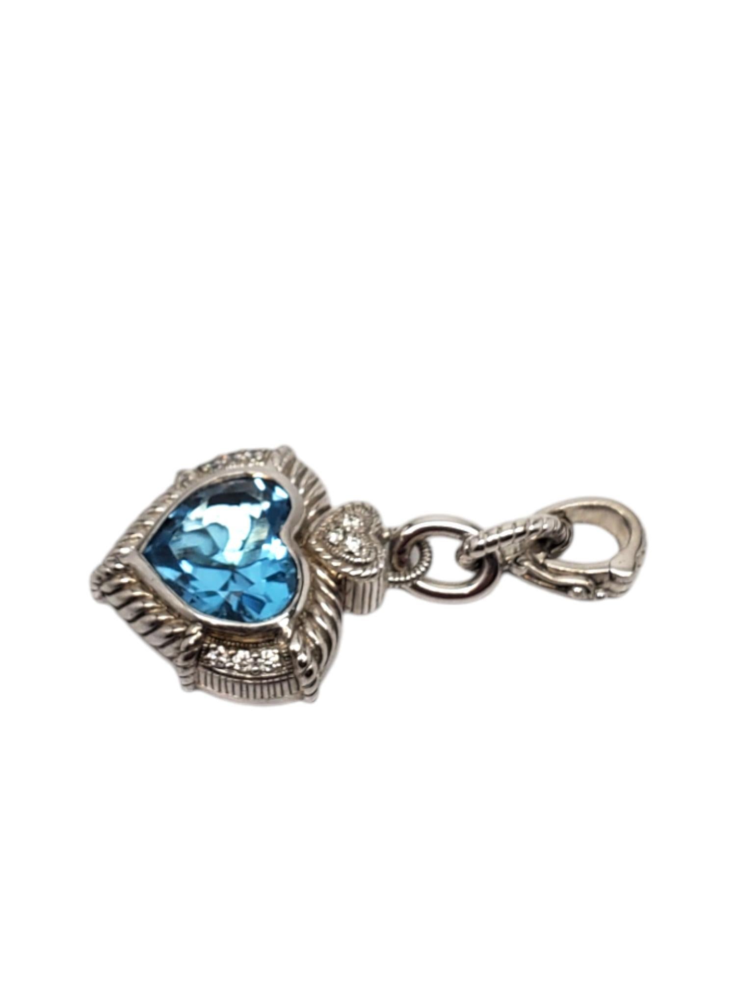 Judith Ripka Sterling Silver Blue Topaz & CZ Heart Pendant -

This beautiful Judith Ripka blue topaz (12.90 mm x 15.14 mm) & CZ heart pendant with enhancer is set classic sterling silver.

Size: approx. 50 mm with bail

Stamped: JUDITH RIPKA 925 CZ