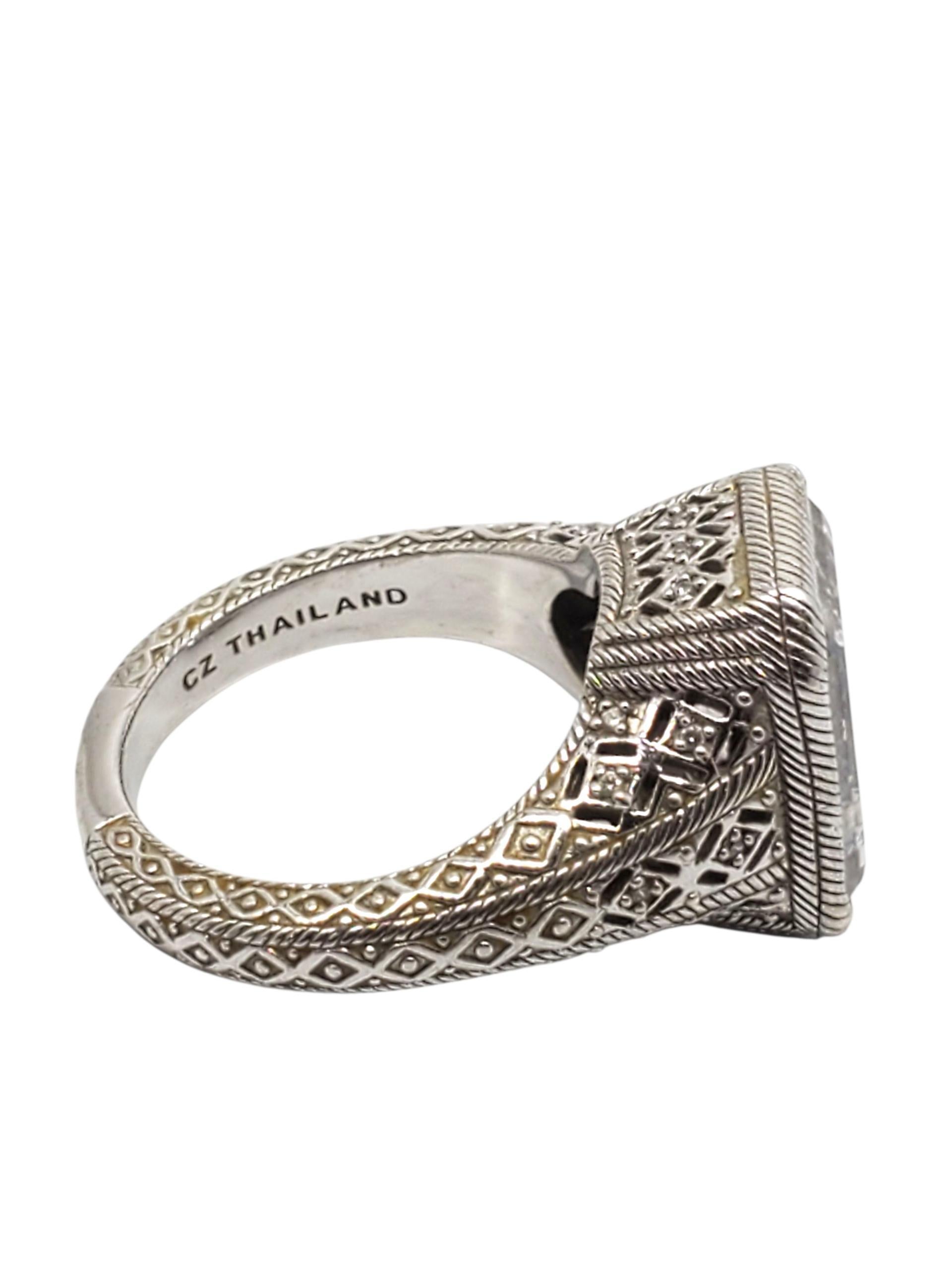 Judith Ripka Anello in argento Sterling CZ taglio smeraldo misura 10 #22402 In condizioni buone in vendita a Washington Depot, CT