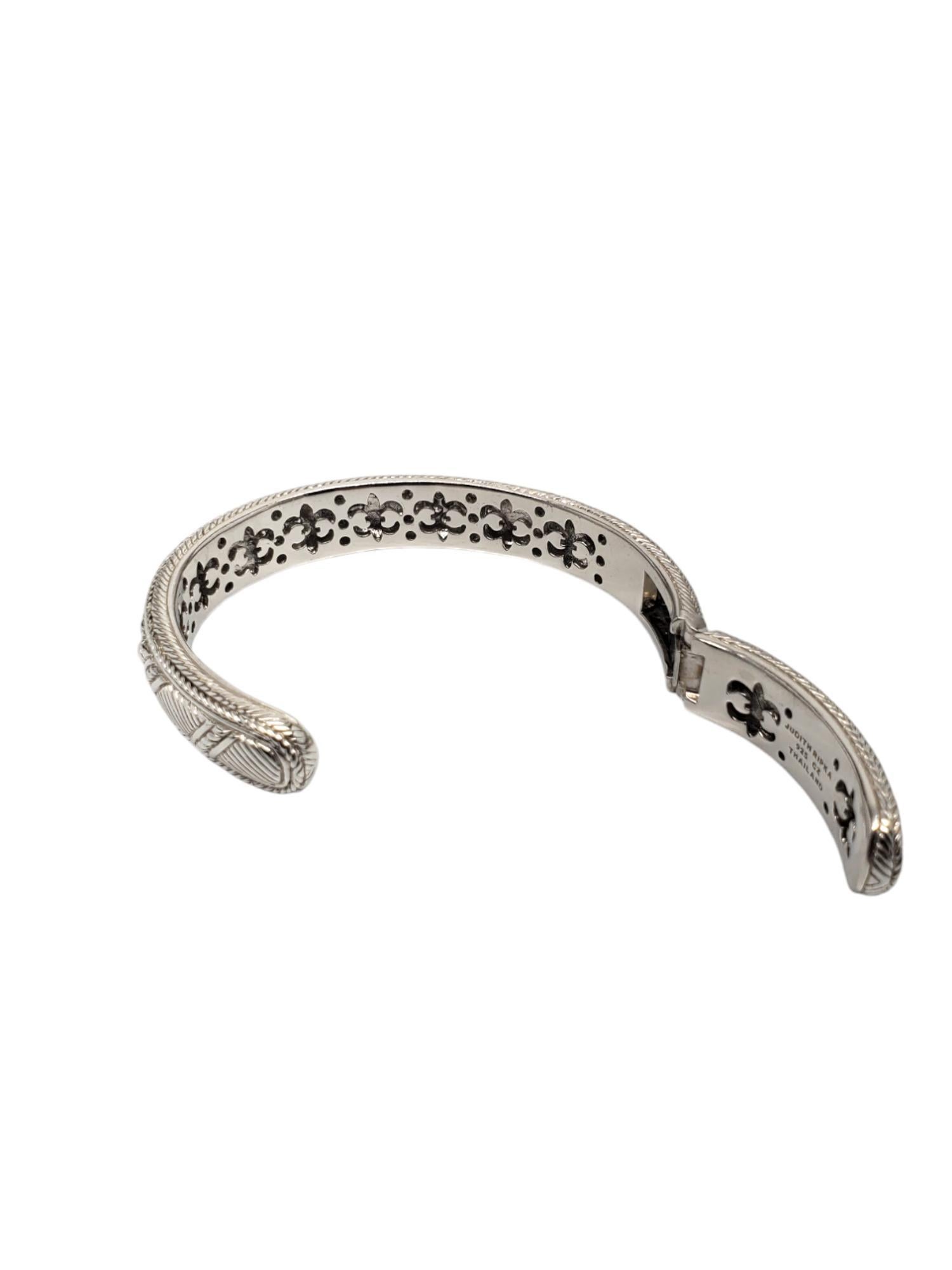 Judith Ripka Sterlingsilber CZ Manschettenarmband mit Scharnier #18716 im Zustand „Gut“ im Angebot in Washington Depot, CT