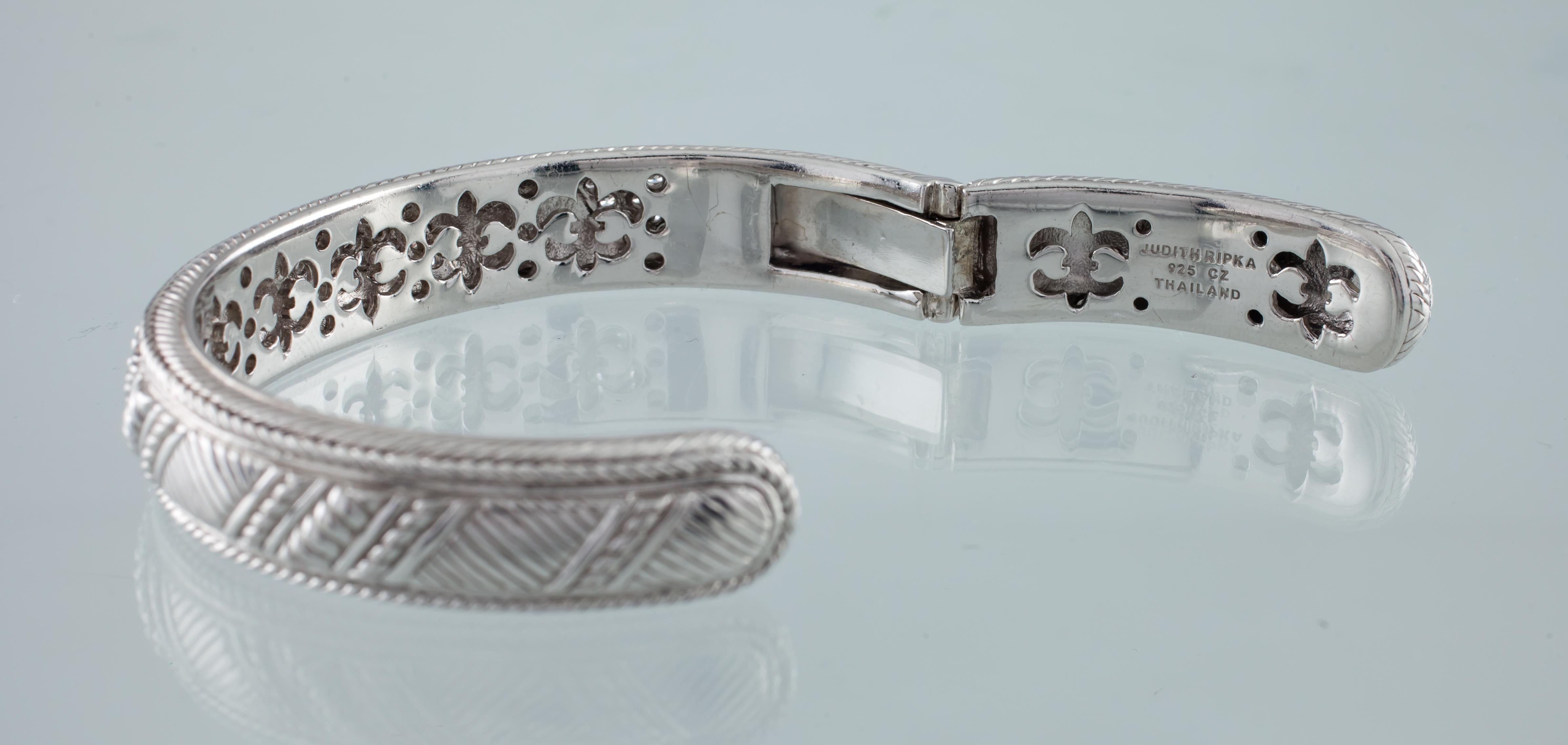 Judith Ripka Sterling Silver & CZ Hinged Cuff Bracelet, Size 6.5 In Good Condition For Sale In Van Nuys, CA