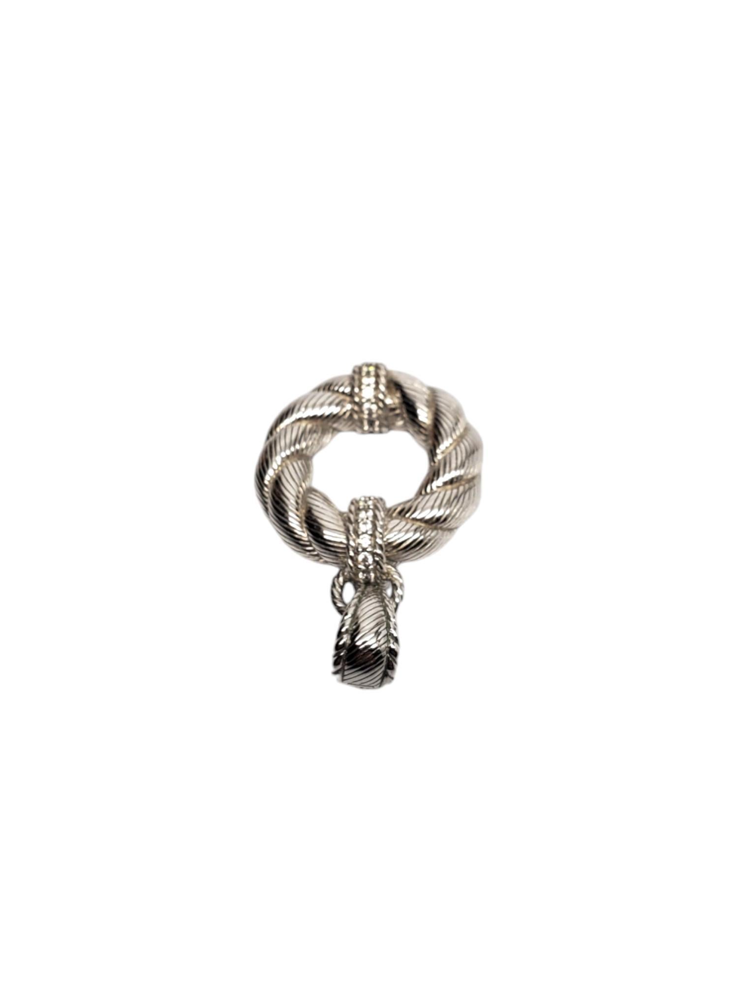 Judith Ripka, ciondolo con ghirlanda in argento sterling, #18753 In condizioni buone in vendita a Washington Depot, CT