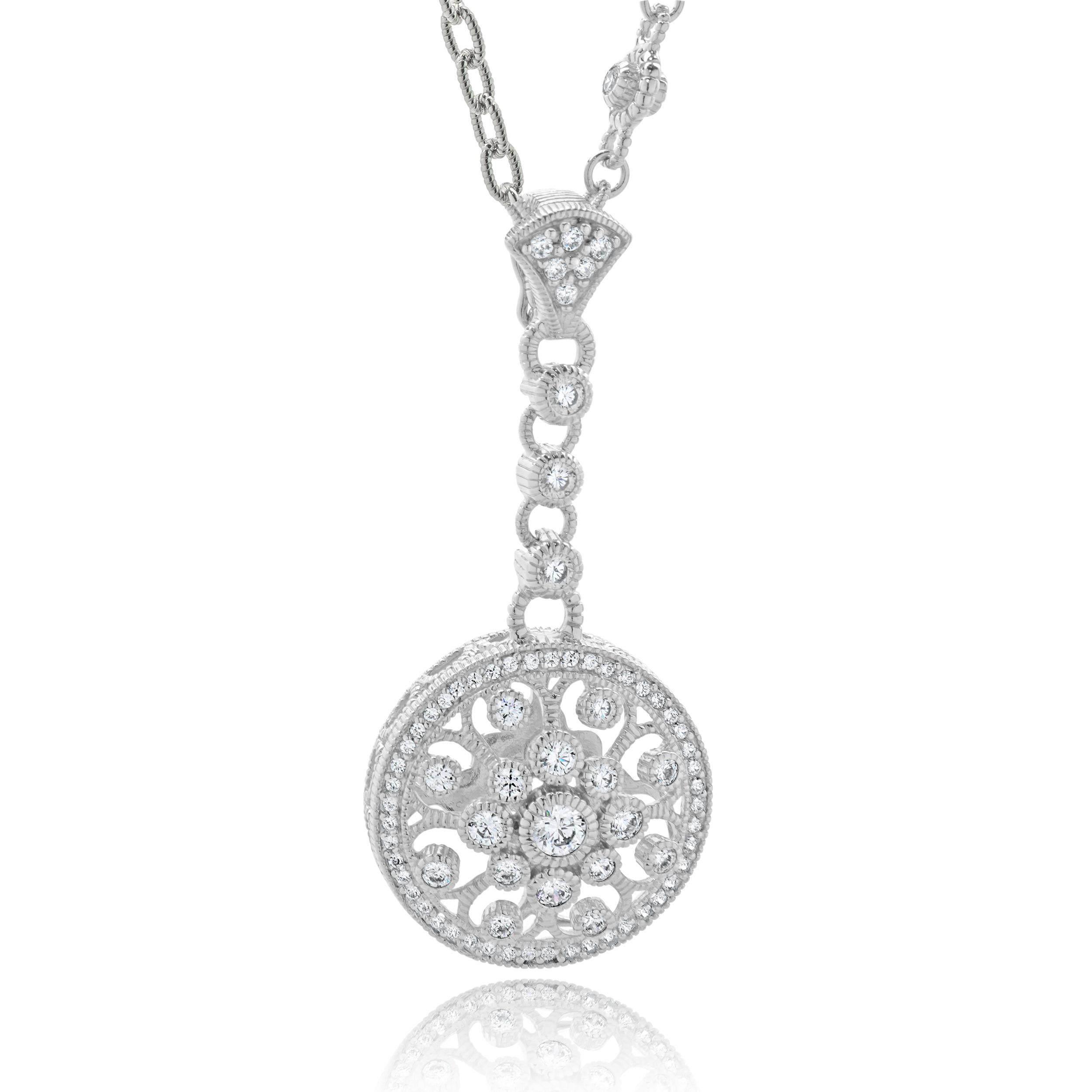 Designer : Judith Ripka
MATERIAL : argent sterling
Dimensions : le collier mesure 18 pouces
Poids : 17,40 grammes