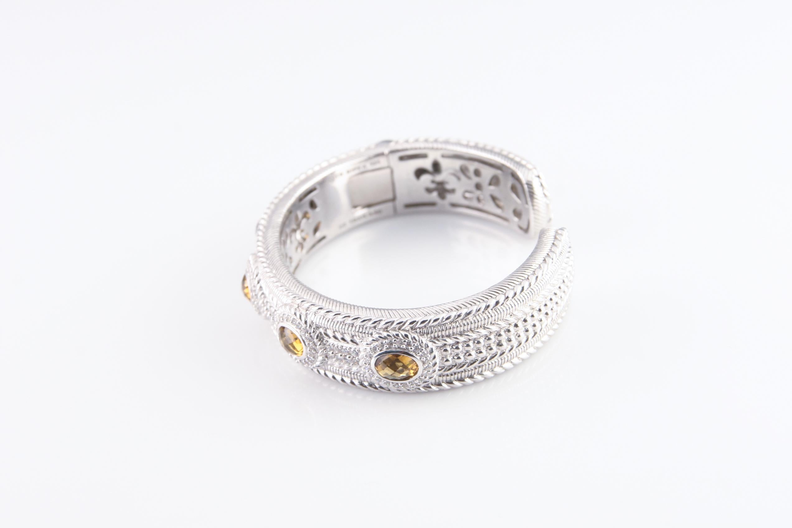 Moderno Judith Ripka Bracciale a cerniera in argento sterling con quarzo cognac e accenti CZ in vendita