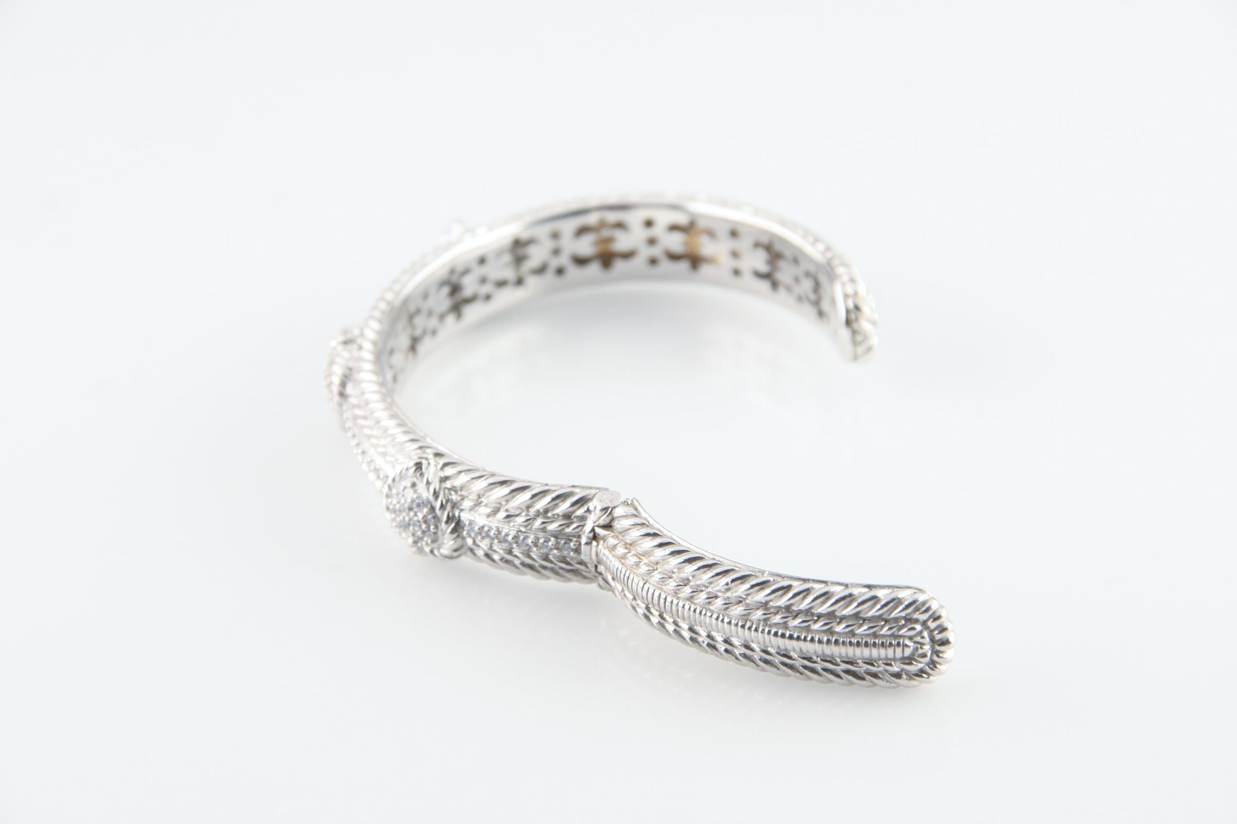 Judith Ripka Sterling Silver Hinged Cuff CZ Heart & Accent Bracelet, Size 7 In Good Condition For Sale In Van Nuys, CA