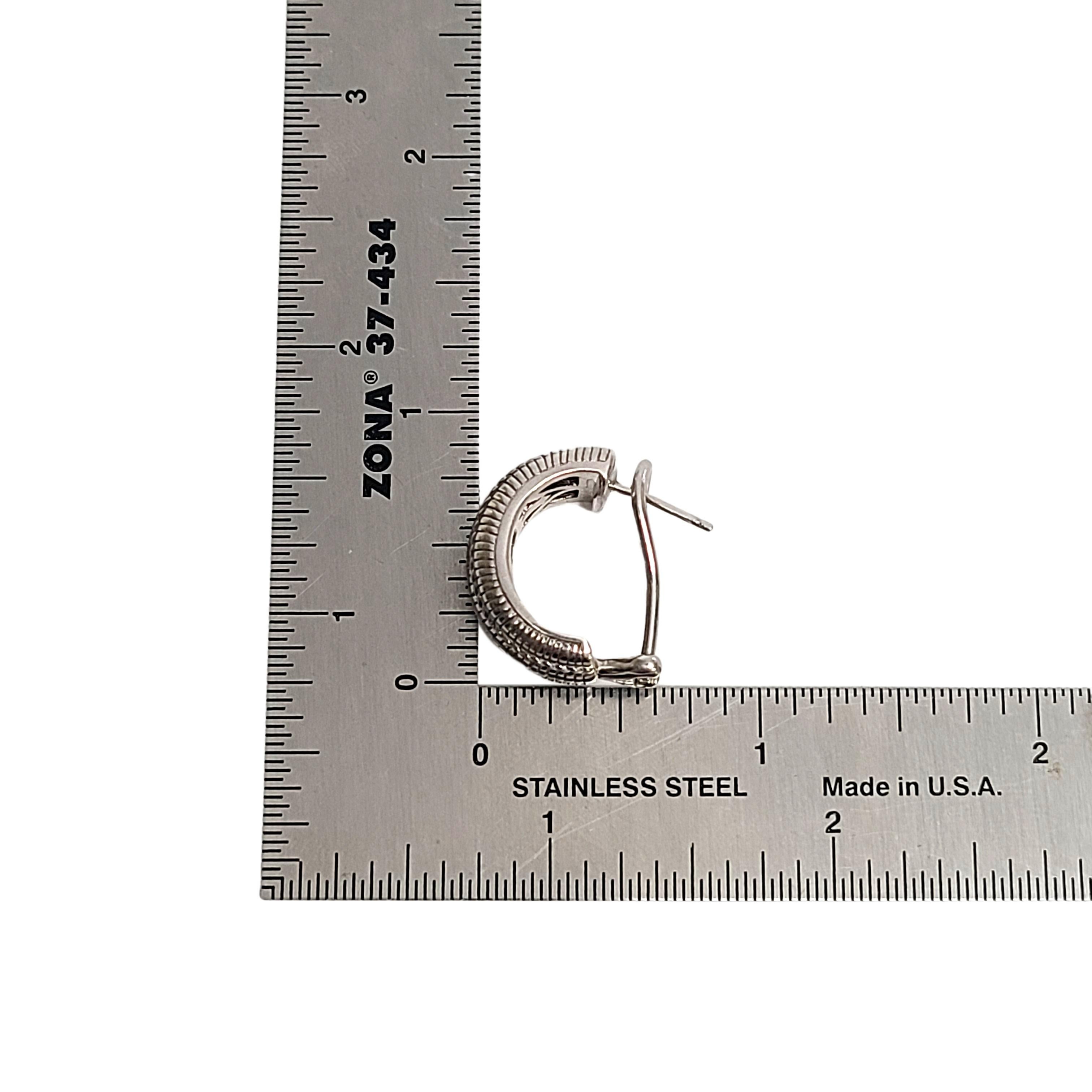 Judith Ripka Sterling Silber Huggie Hälfte Hoop Omega Back Ohrringe 4