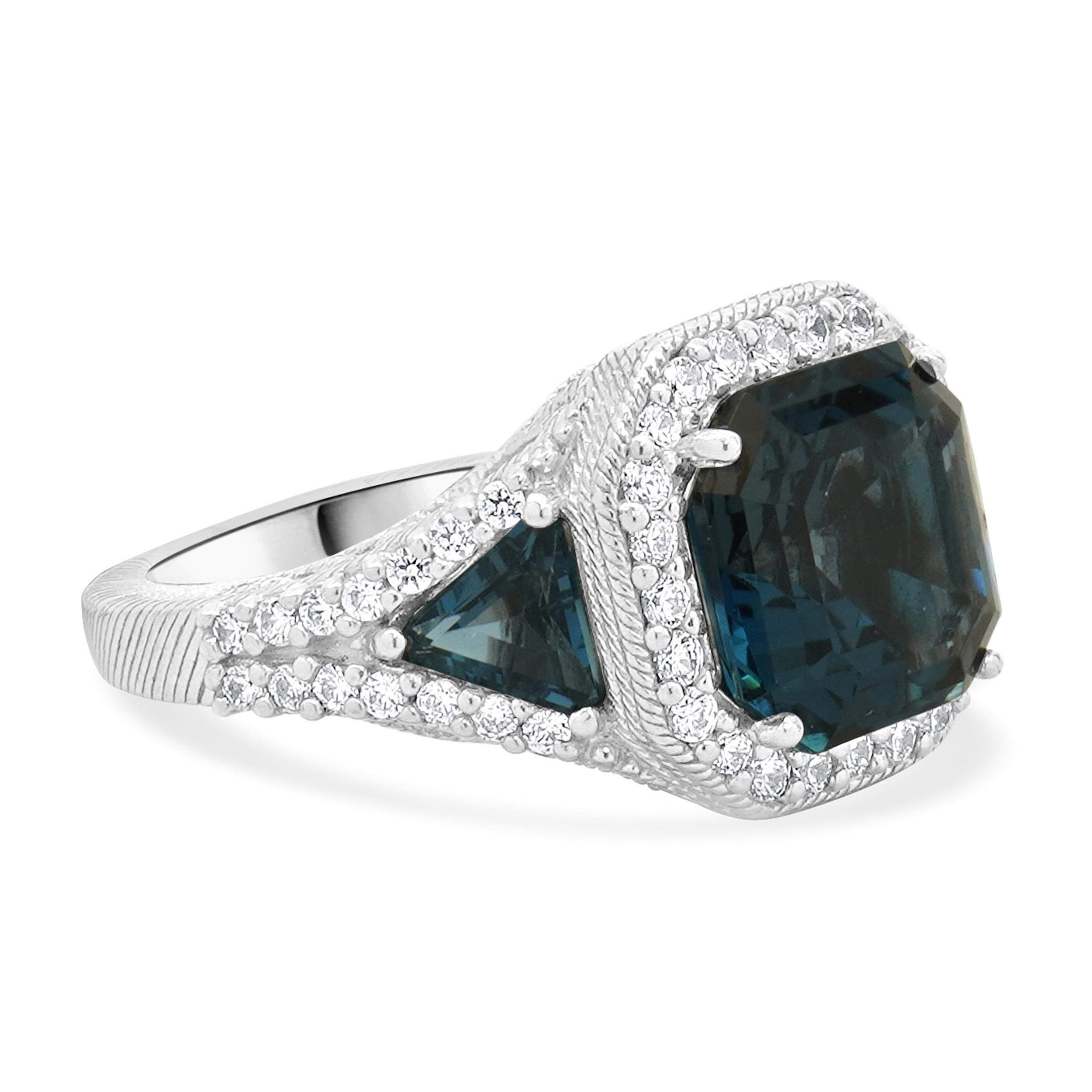 Taglio radiant Judith Ripka Anello in argento Sterling London con Topazio Blu e CZ in vendita