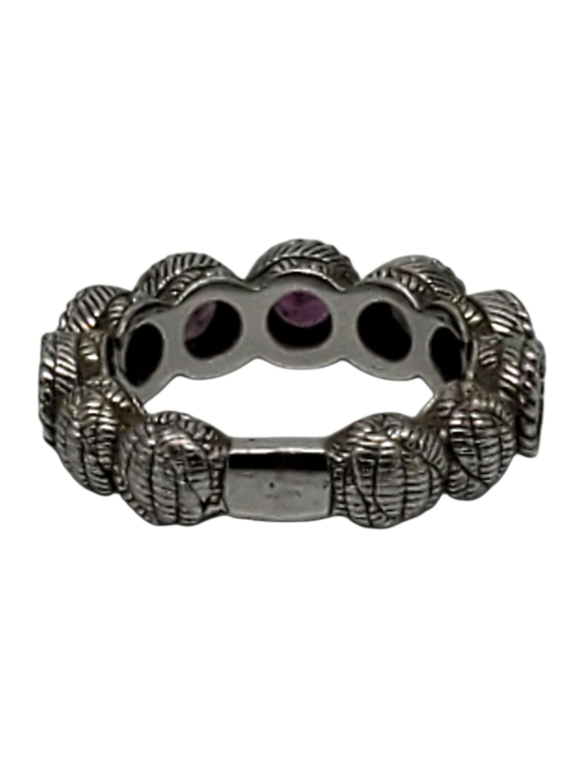 Judith Ripka Anello a fascia con sette pietre in CZ viola in argento Sterling misura 6 #23432 In condizioni buone in vendita a Washington Depot, CT