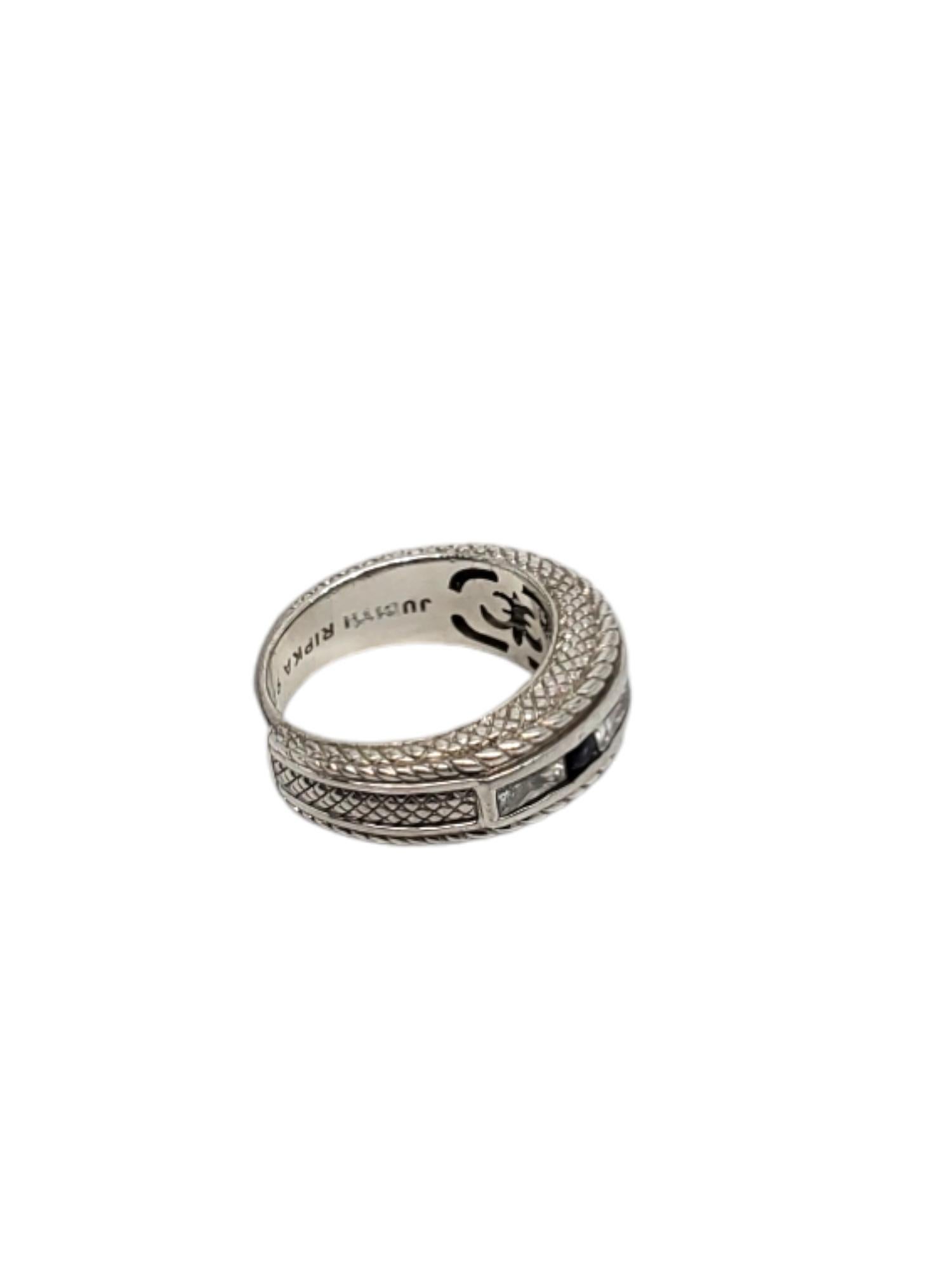 Judith Ripka Anello a fascia in argento sterling con zaffiro e CZ misura 7,25 #18663 In condizioni buone in vendita a Washington Depot, CT