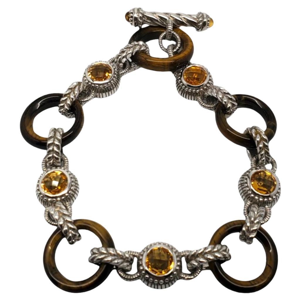 What is a toggle bracelet?