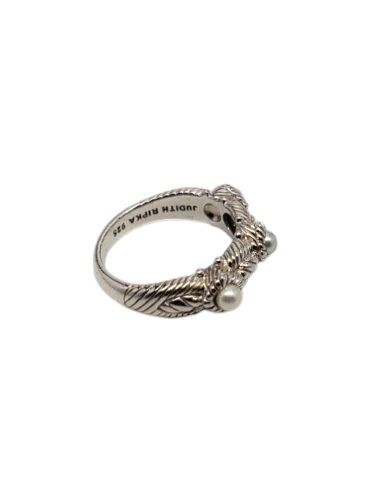 Judith Ripka Sterling Silver White Pearl Ring Size 8 # 18704 In Good Condition For Sale In Washington Depot, CT