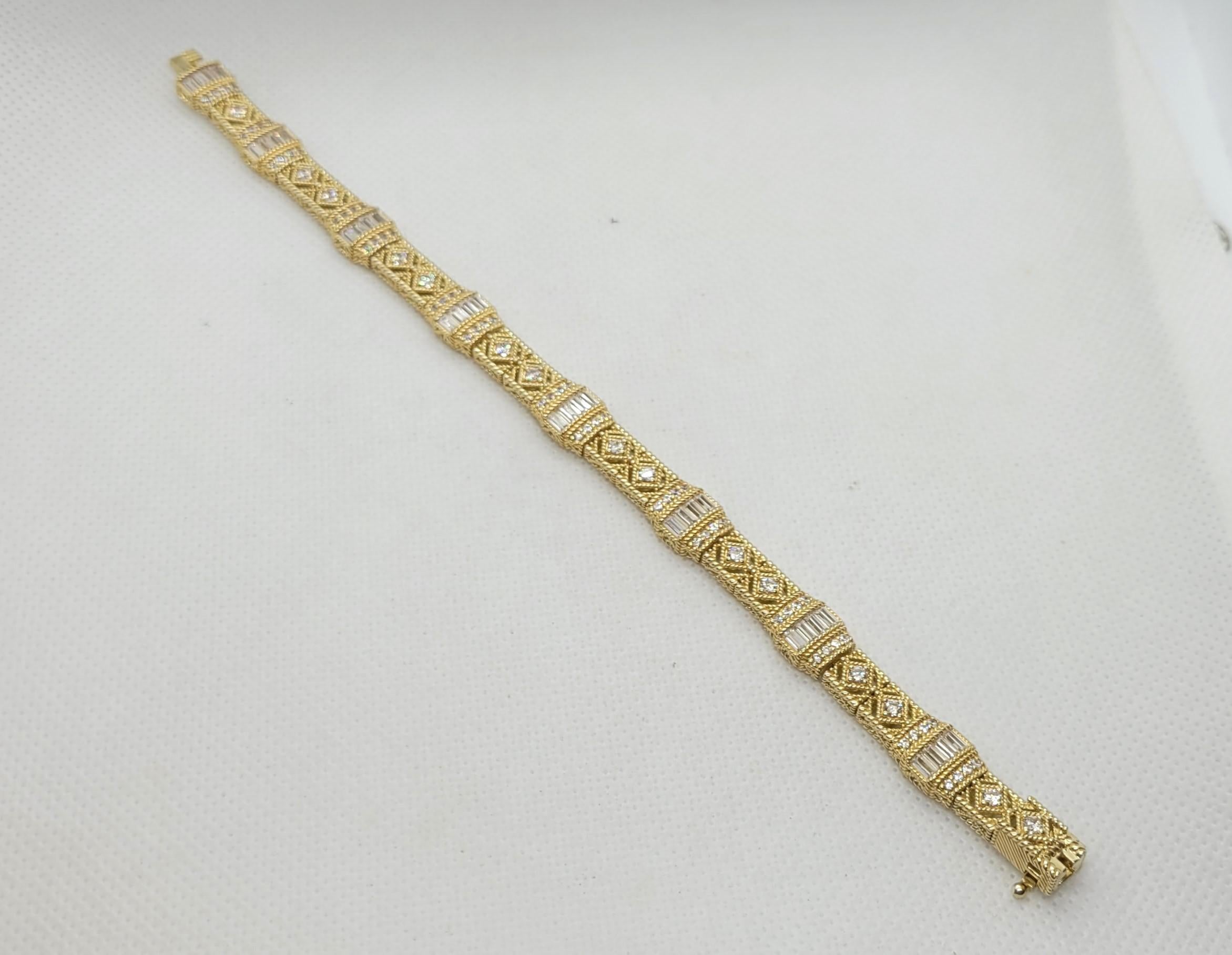 Bracciale tennis Judith Ripka in oro, taglio baguette e rotondo, 7,25 pollici, 9 mm in vendita 1