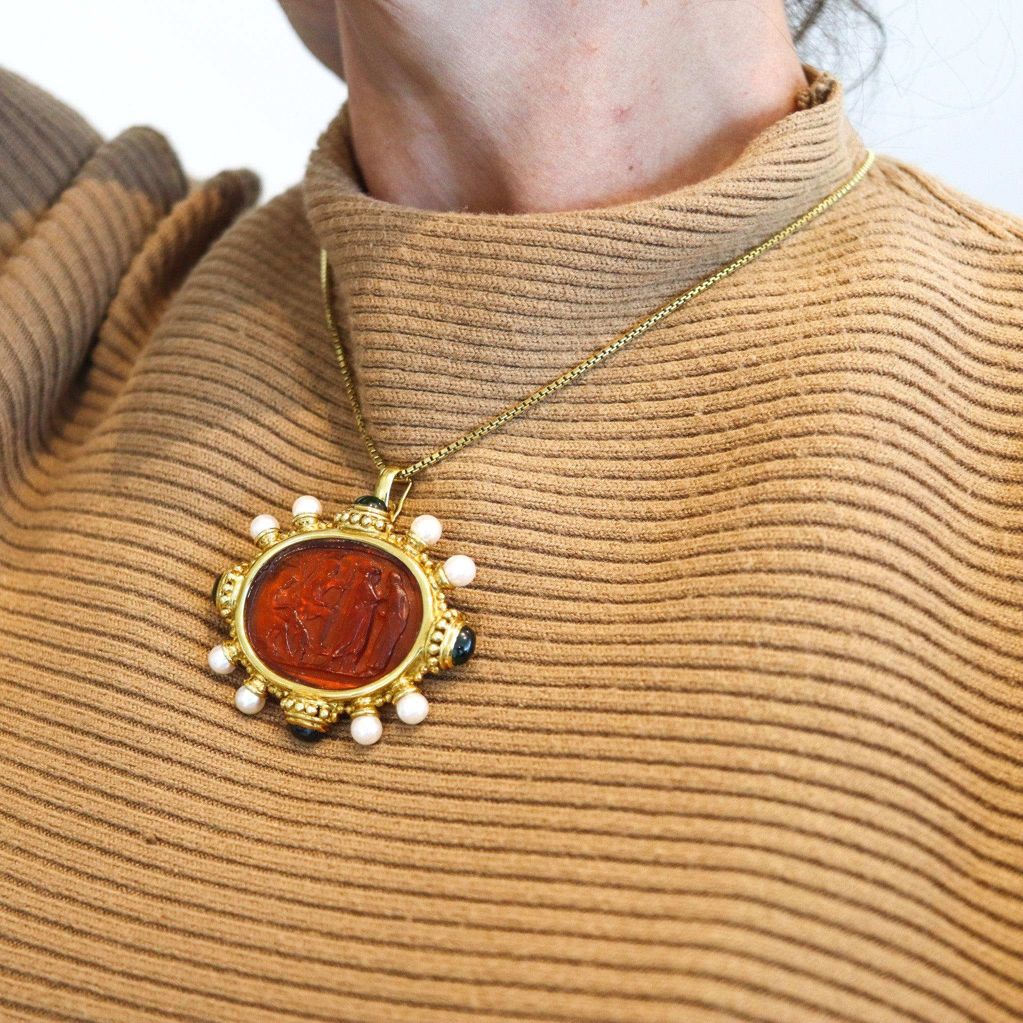 Etruscan Revival JUDITH RIPKA Venetian Intaglio Cameo Pendant Brooch In 18Kt Gold With Pearls For Sale