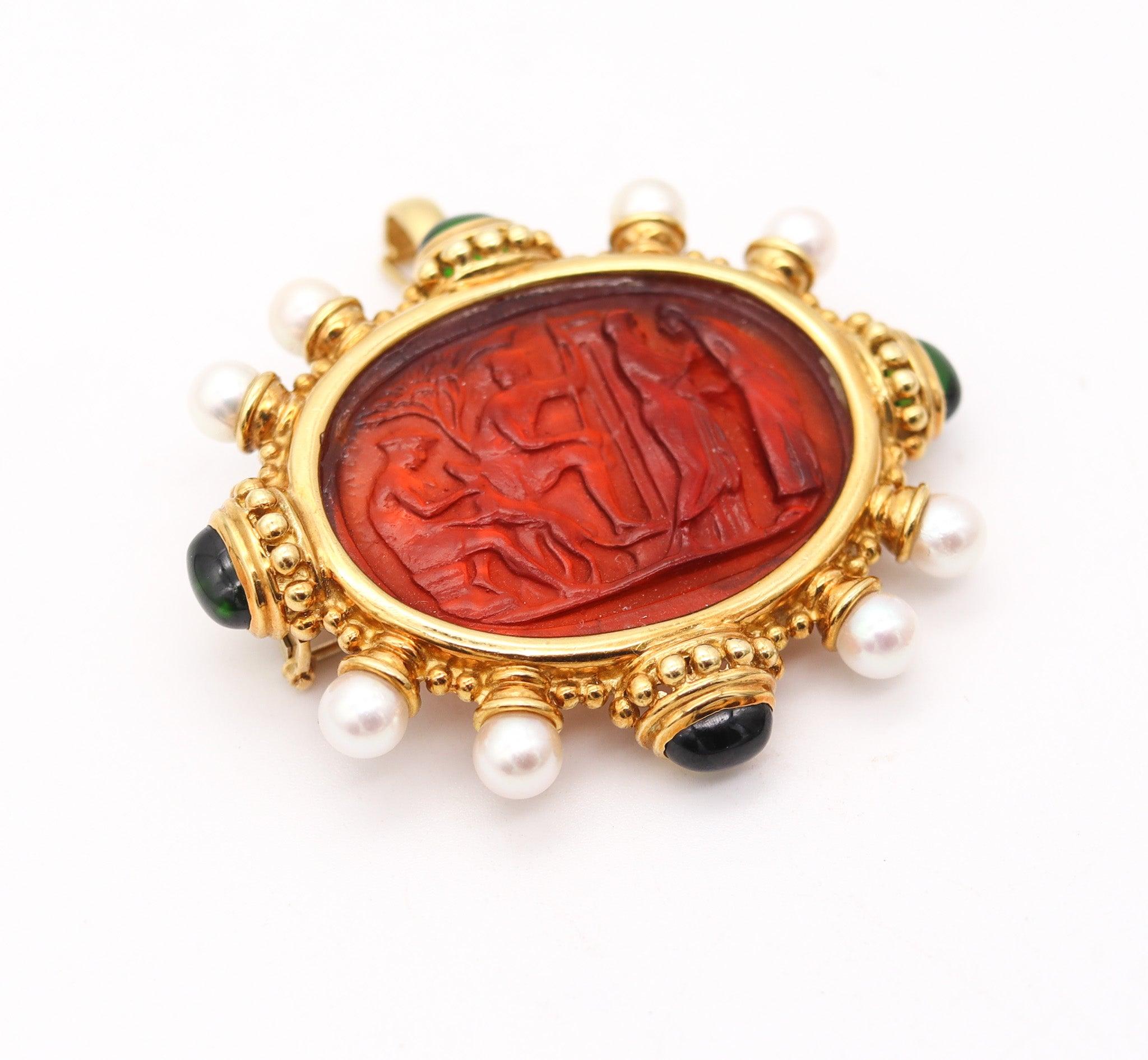 Round Cut JUDITH RIPKA Venetian Intaglio Cameo Pendant Brooch In 18Kt Gold With Pearls For Sale