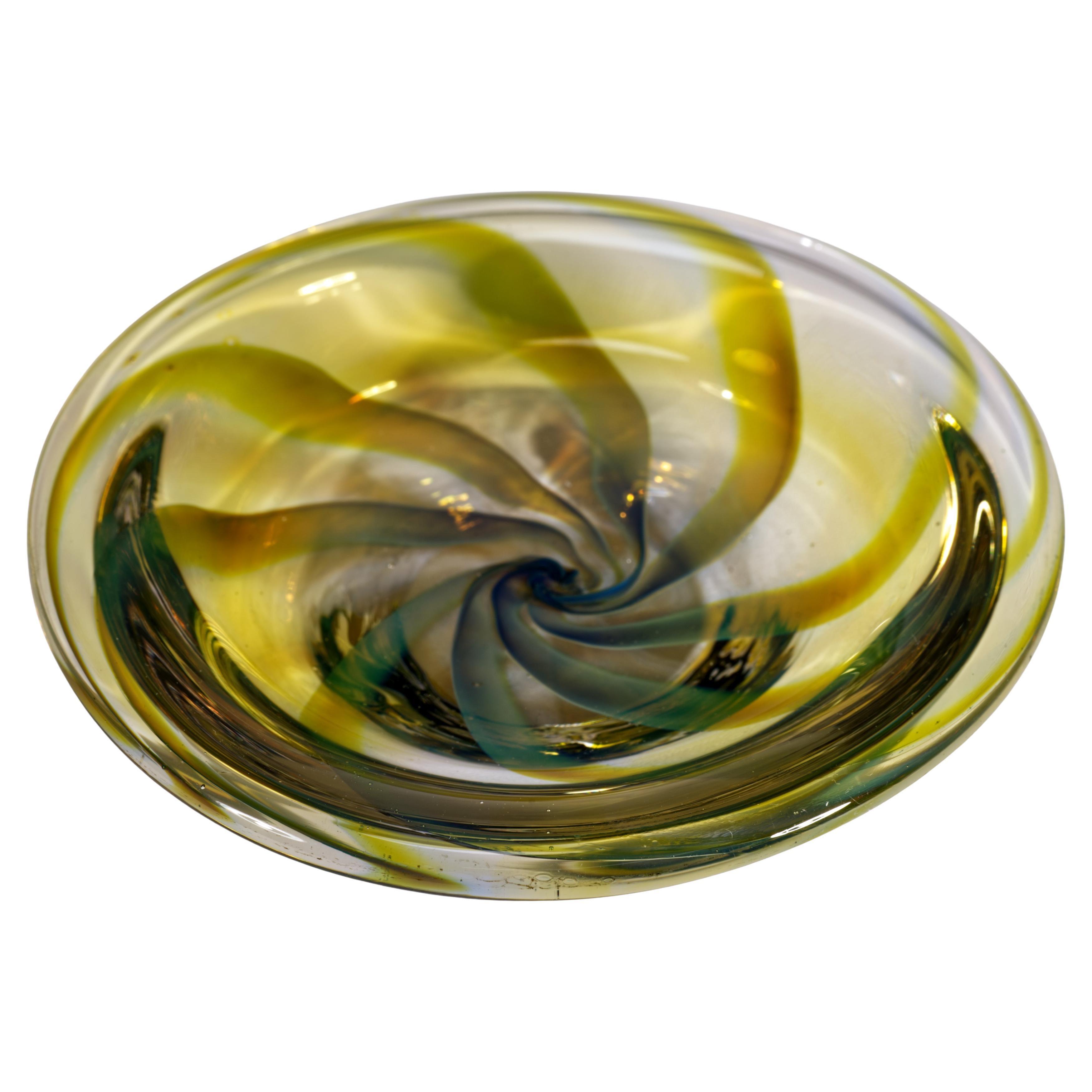 Bandeja Op-Art Judith Via Wolff, Brilla en UV, Nueva York Studio Art Glass