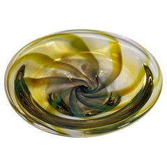 Bandeja Op-Art Judith Via Wolff, Brilla en UV, Nueva York Studio Art Glass