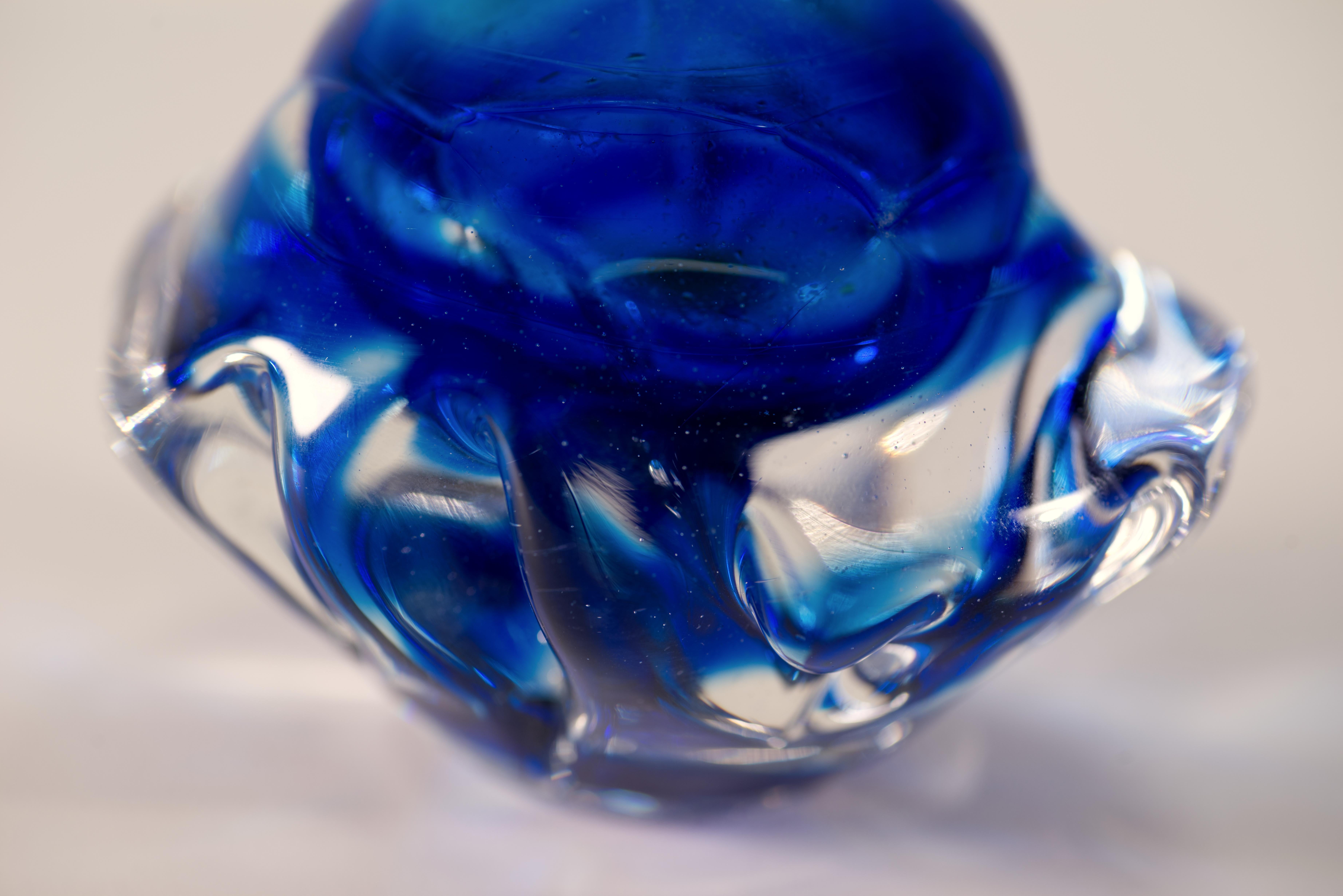 Fatto a mano Bottiglia Sommerso con tappo di Judith Via Wolff, Studio Art Glass di New York 1985 in vendita