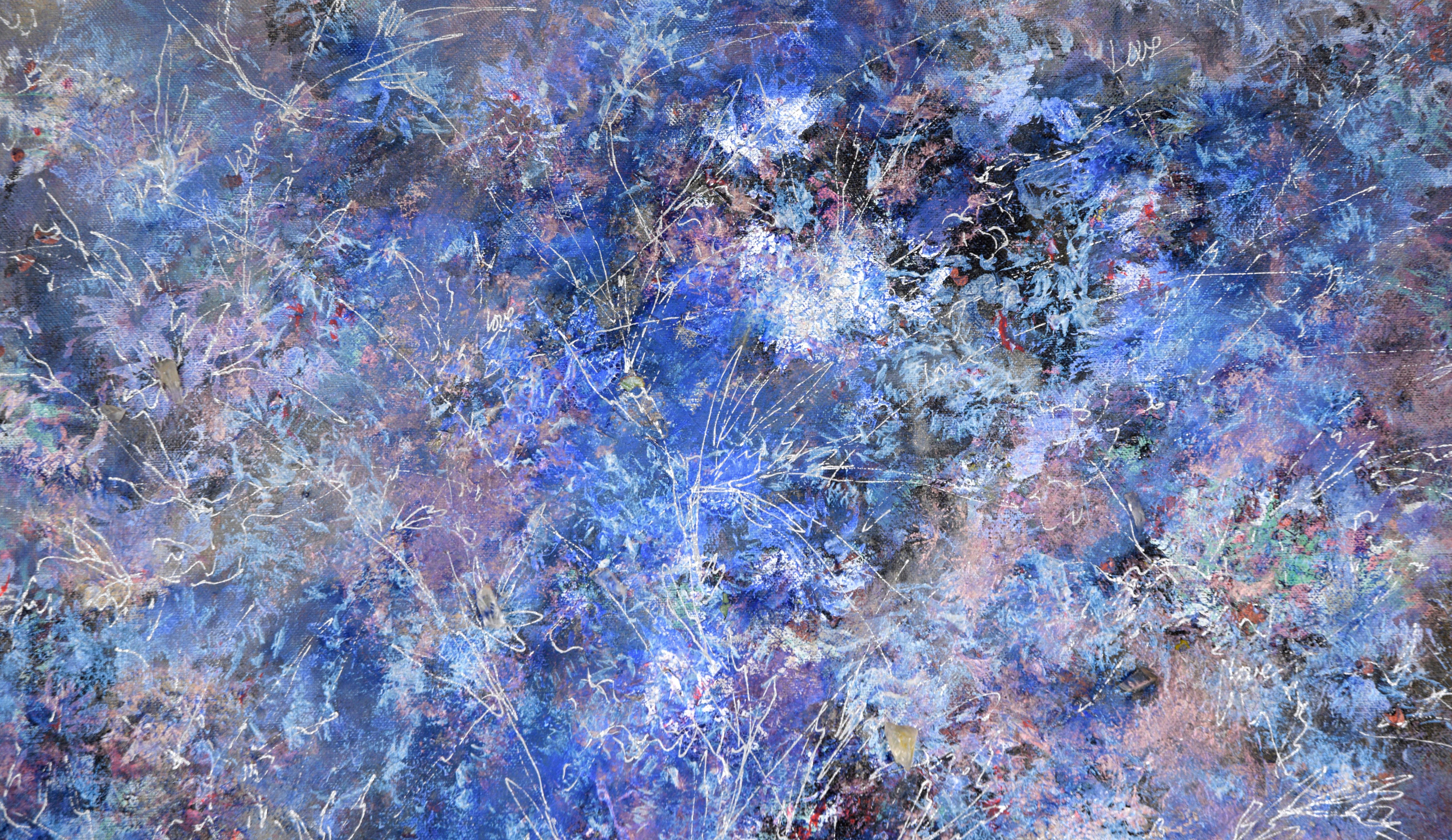 Liebe liegt in der Luft - Blaue und lila abstrakte Komposition

Mehrfarbige, leicht schillernde abstrakte Komposition von Judith W Winslow (JW) (Amerikanerin, 1943-2023). Dieses Werk zeichnet sich durch eine Vielzahl von Texturen, Schichten und