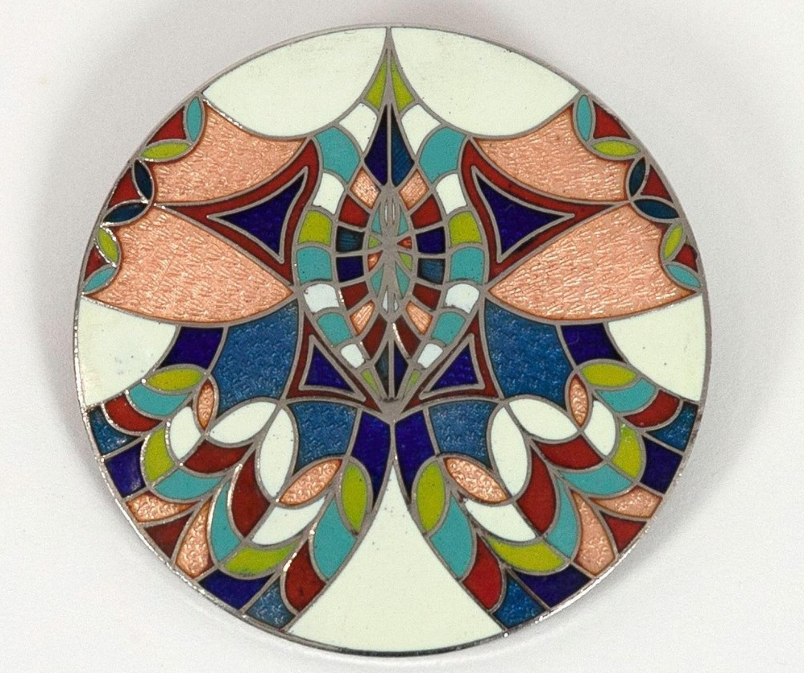 Hildegarde de Bingen, precioso broche de cloisonné, joyas La cena firmada
