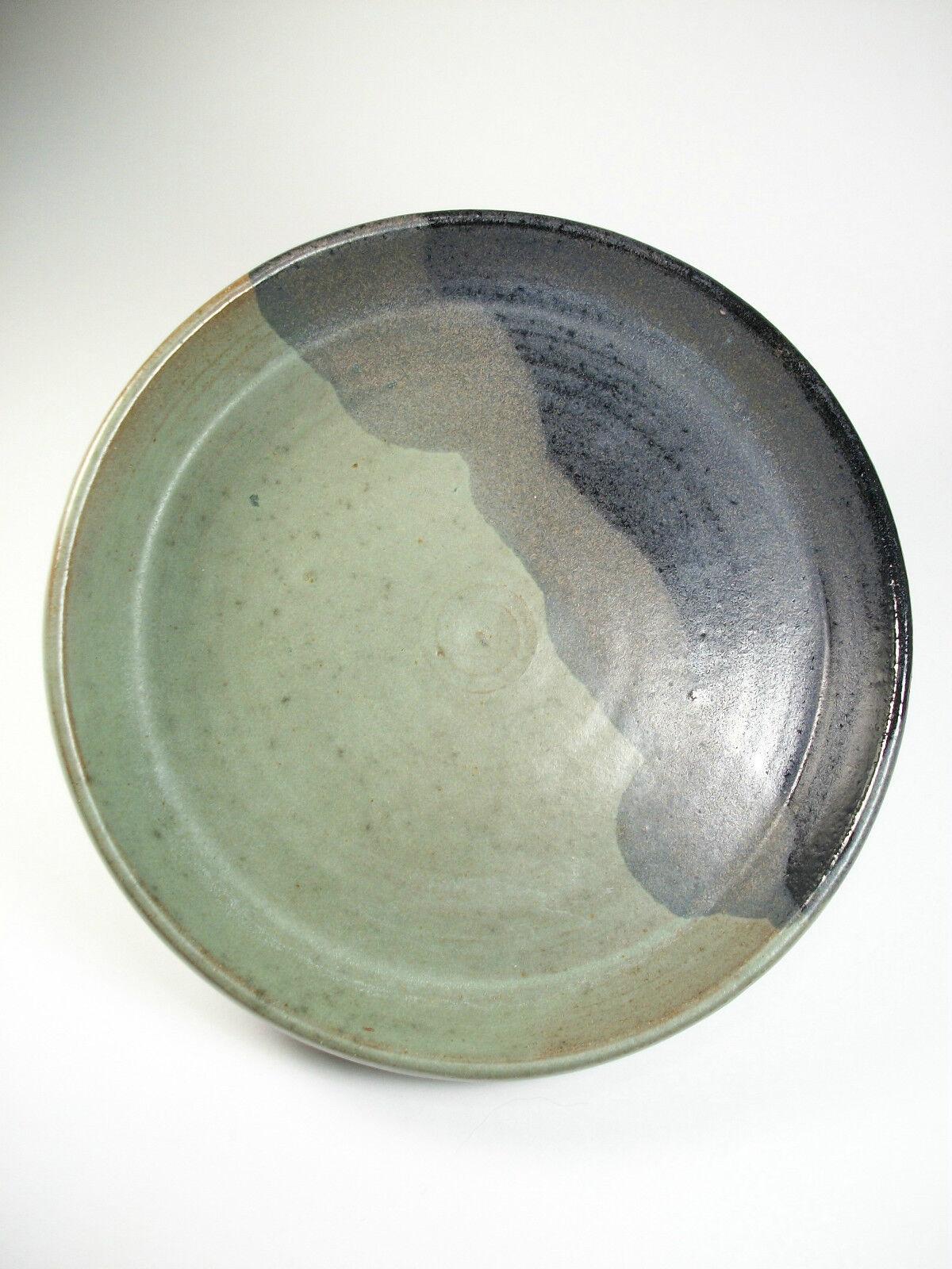 Mid-Century Modern JUDY PHILLIPS - Vintage Studio Pottery Stoneware Charger - Canada - Mid 20th C. en vente