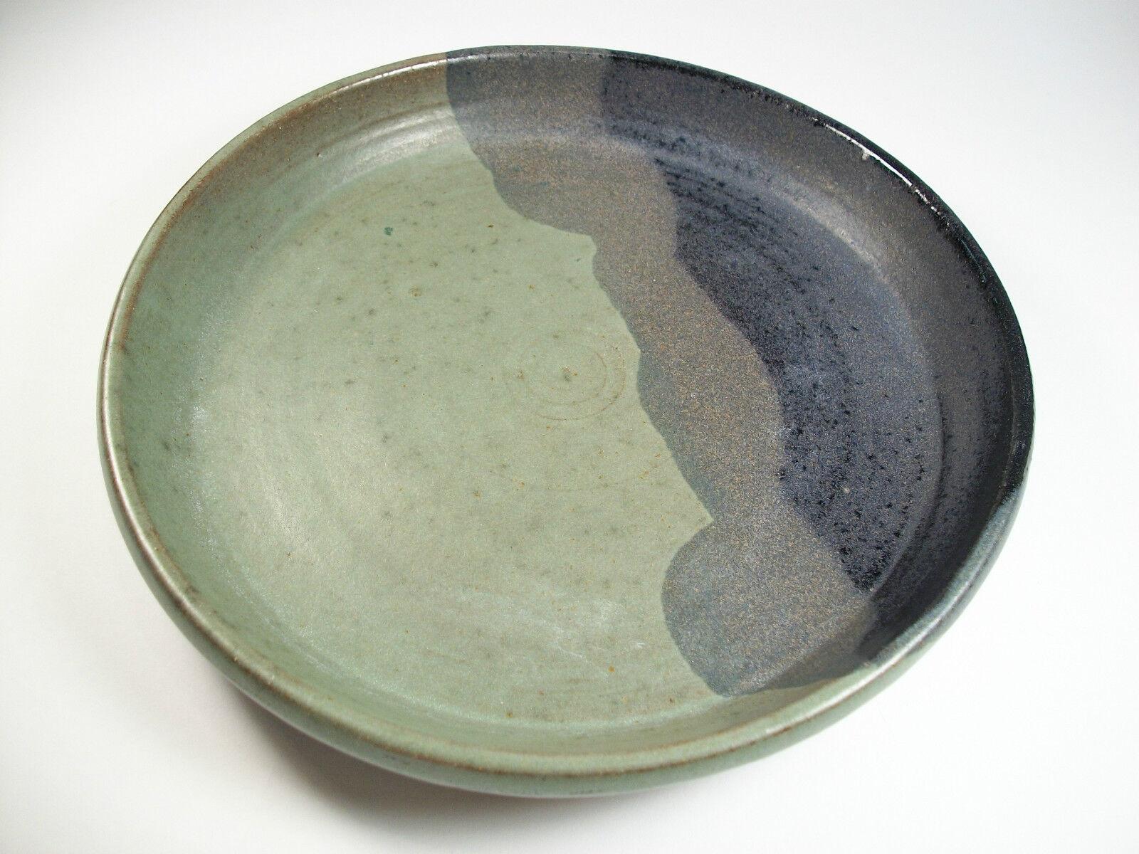 Canadian Judy Phillips - Vintage Studio Pottery Stoneware Charger - Canada - Mid-20th C For Sale