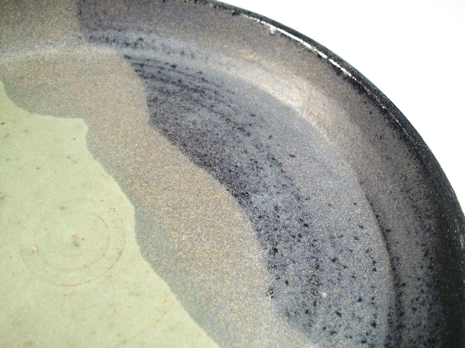 Vernissé JUDY PHILLIPS - Vintage Studio Pottery Stoneware Charger - Canada - Mid 20th C. en vente