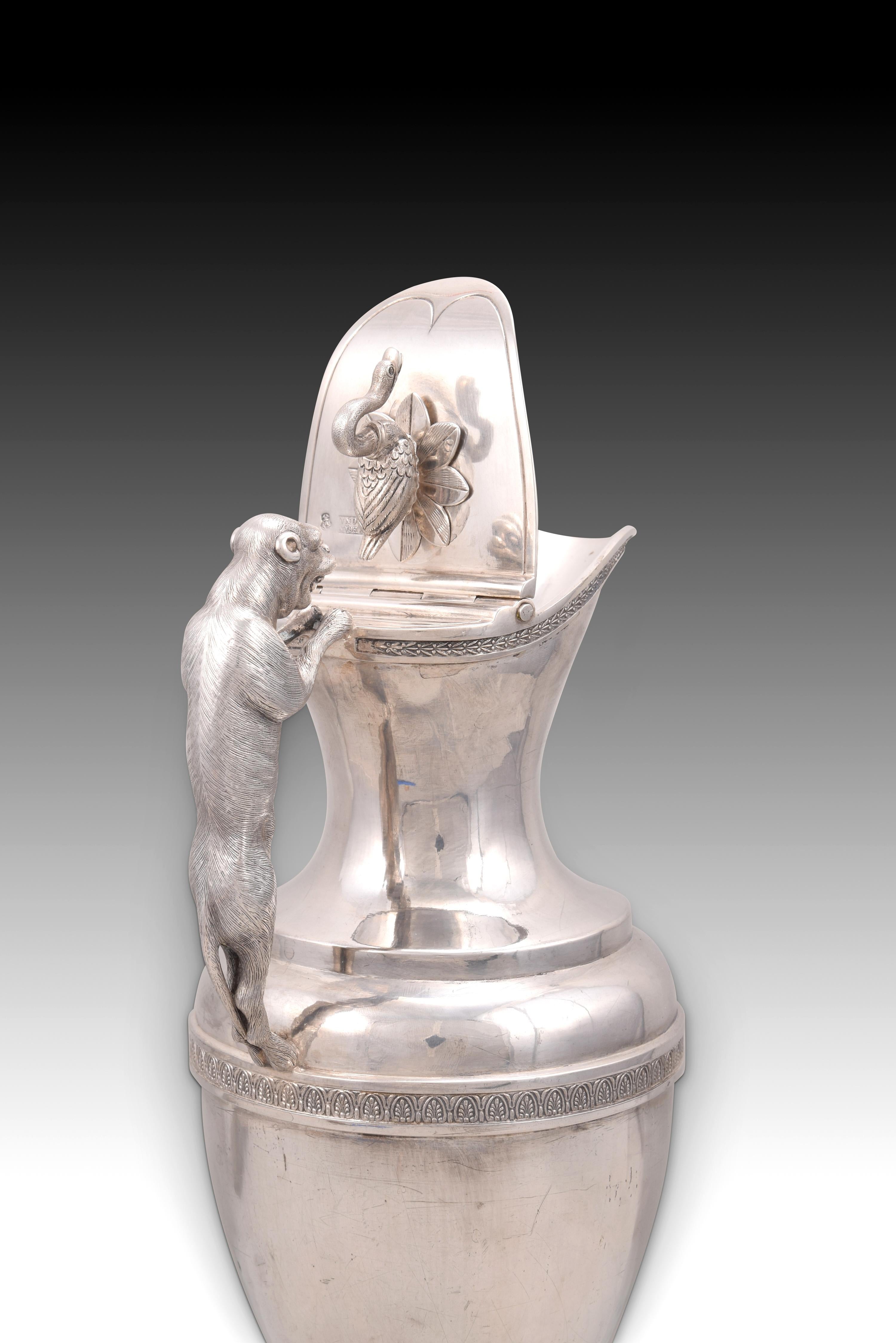 Jug. Silver. Vitoria, 18th-19th Centuries In Good Condition For Sale In Madrid, ES