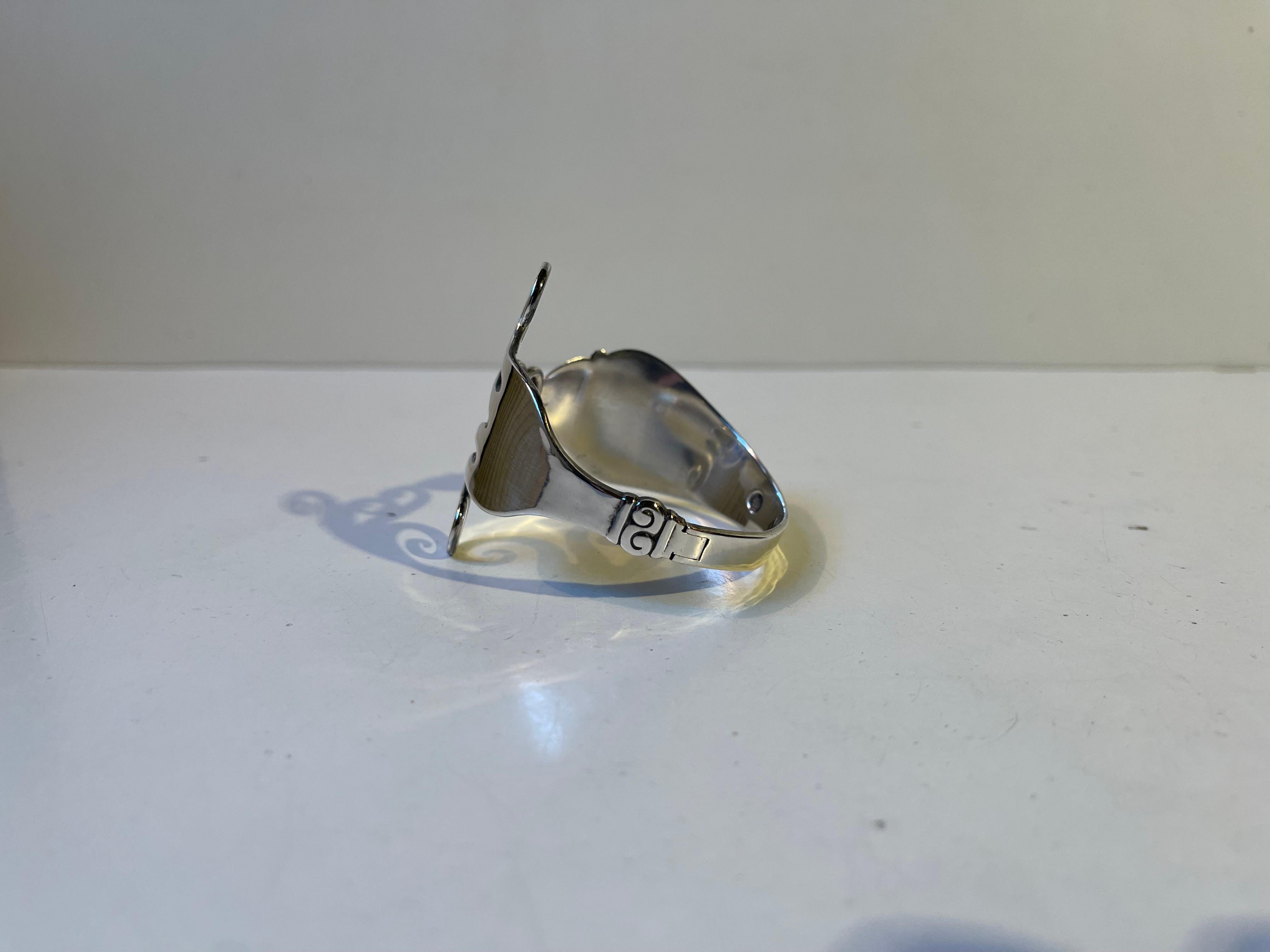 Fait main Bracelet fourchette en argent de style Jugend par l'orfèvre J. Thomsen en vente