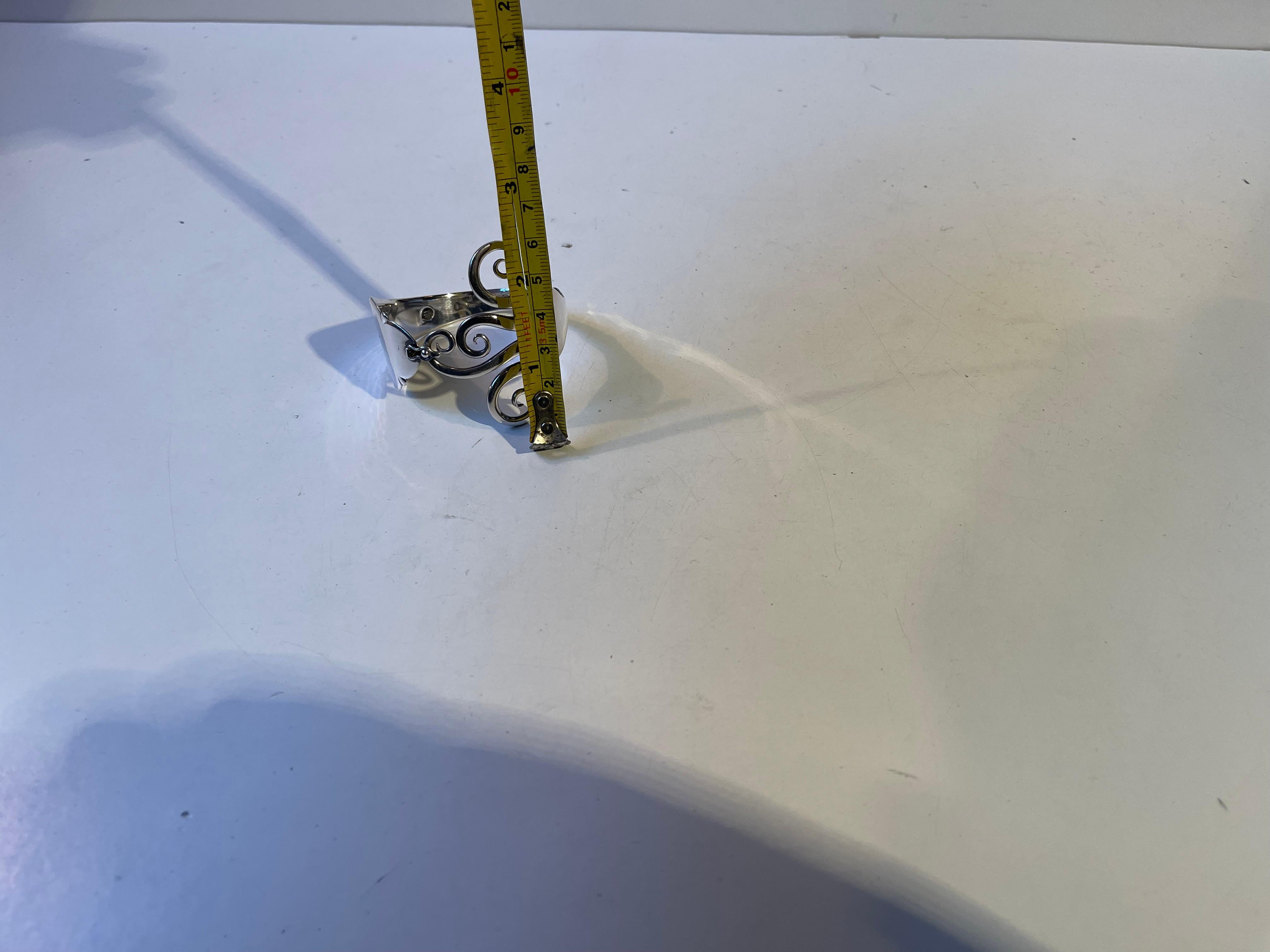 Bracelet fourchette en argent de style Jugend par l'orfèvre J. Thomsen en vente 1