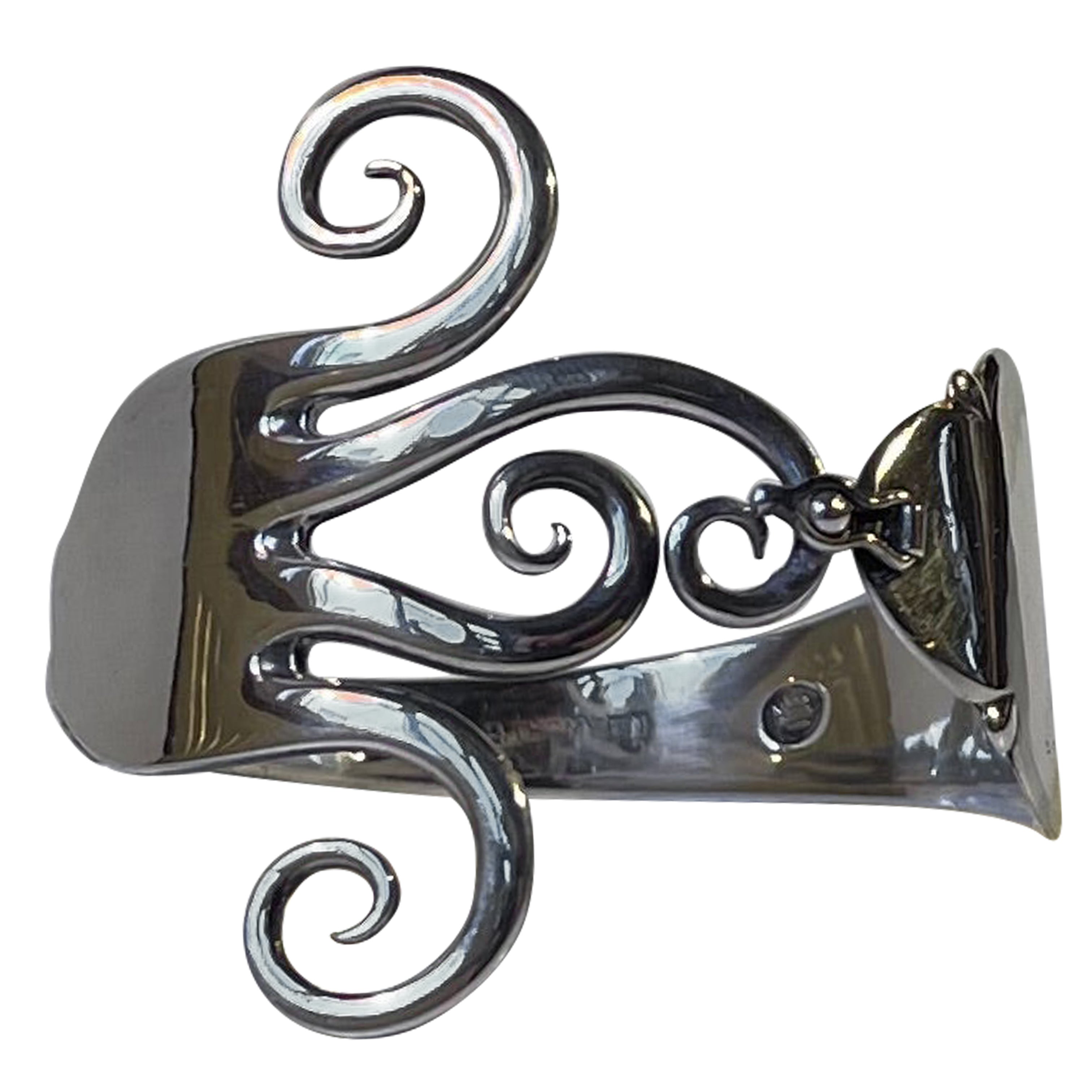 Bracelet fourchette en argent de style Jugend par l
orfèvre J. Thomsen en vente