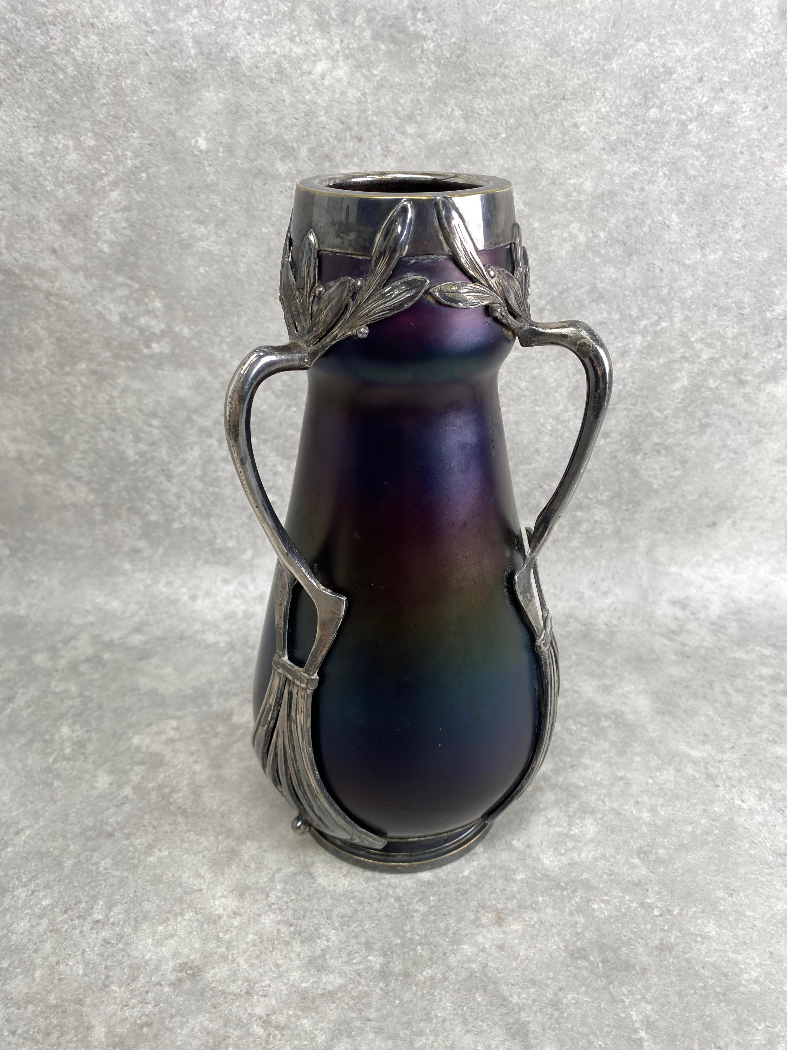Vaso in vetro artistico Jugendstil di Wilhelm Kralik Sohn In condizioni buone in vendita a Banská Štiavnica, SK