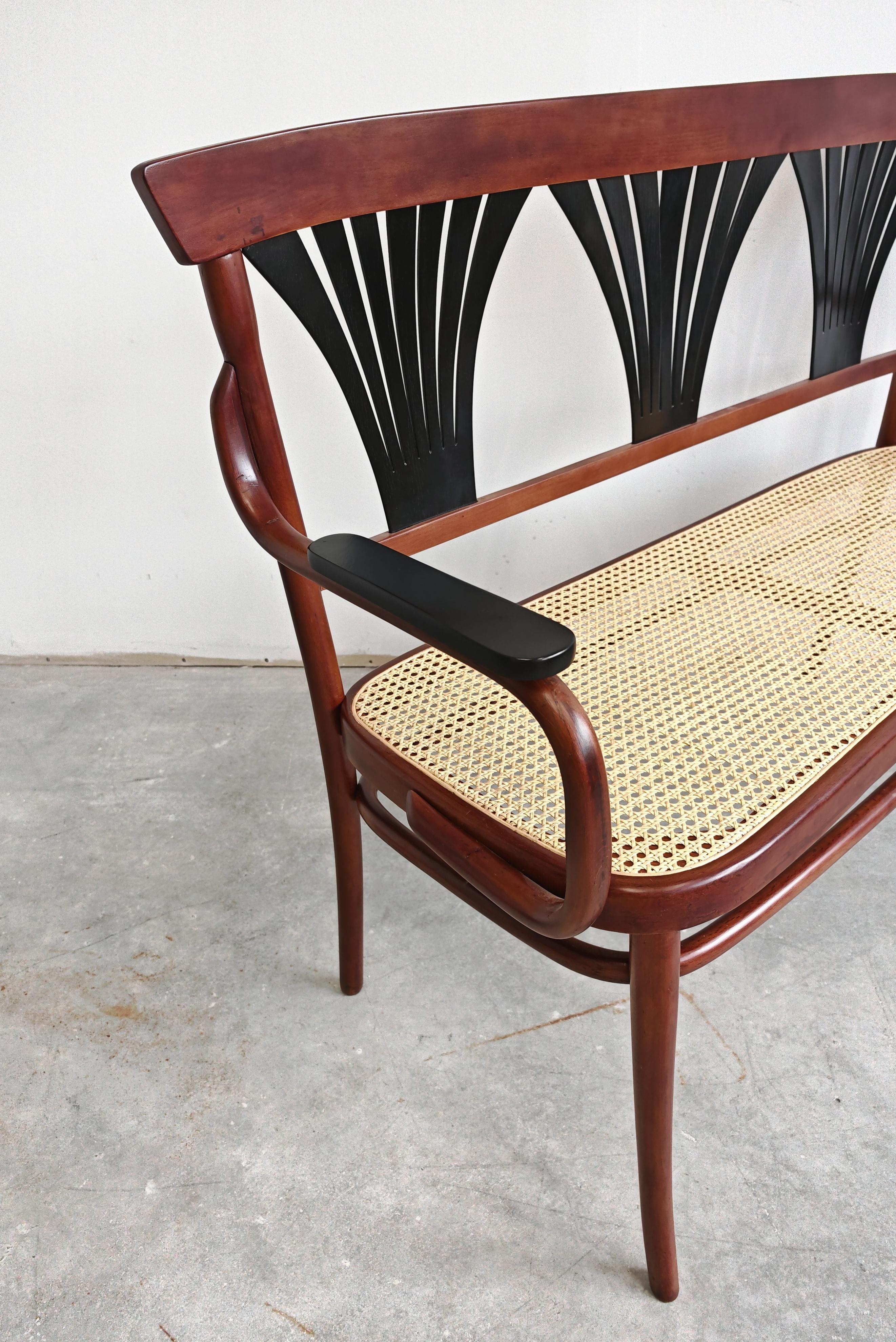 Banc ou banquette Jugendstil en bois courbé, avec siège en rotin, Autriche, années 1910 en vente 2
