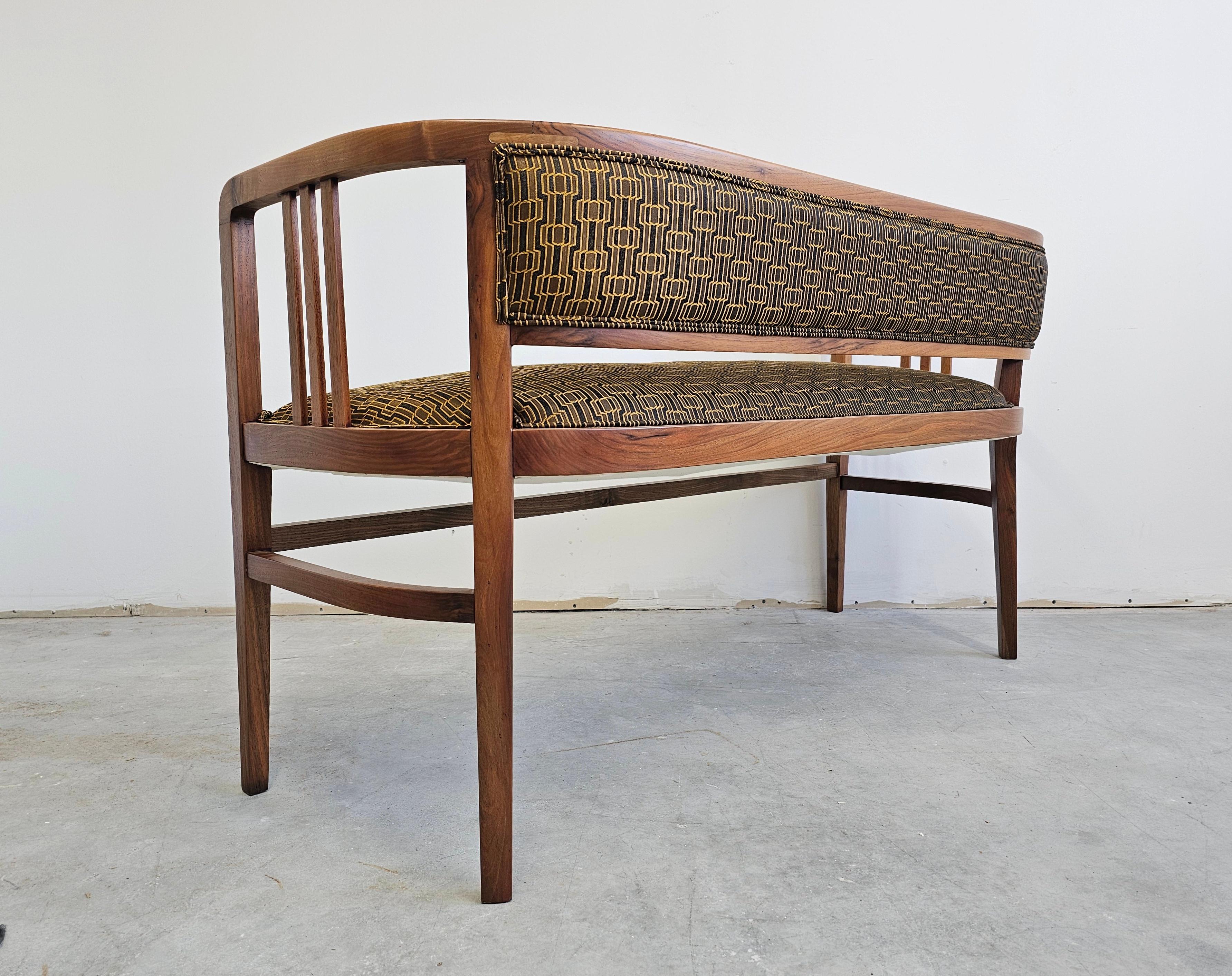 Banc ou canapé Jugendstil en noyer massif, retapissé, Autriche, années 1910 en vente 4