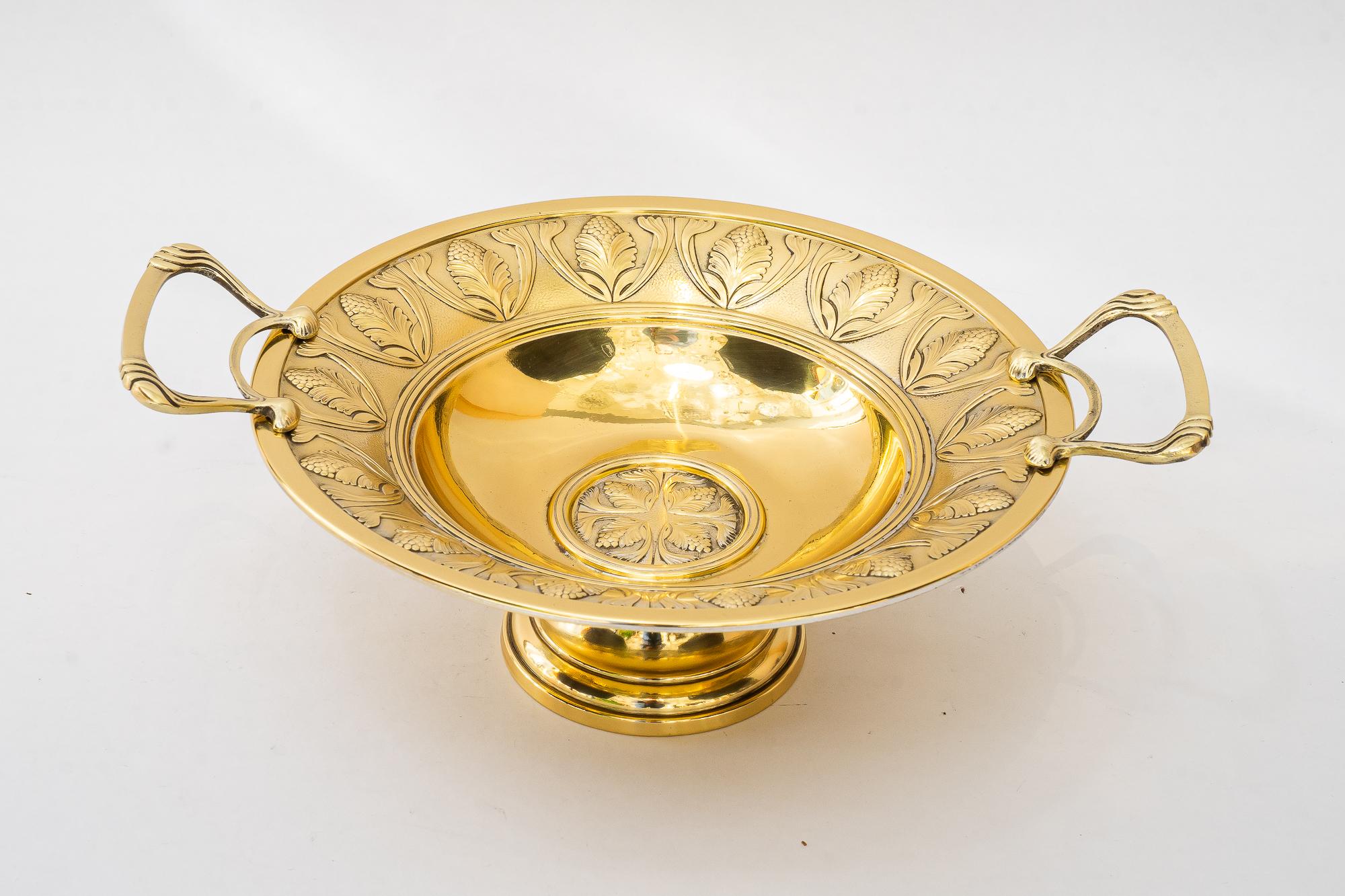Jugendstil-Messing-Mitteltisch aus Messing Vienna um 1908
Messing poliert und emailliert