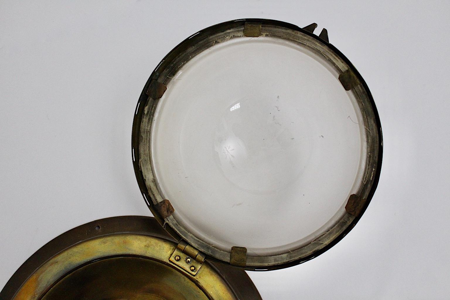 Jugendstil Messing Glas Vintage Deckenleuchte Flushmount von Otto Wagner, Wien im Angebot 11