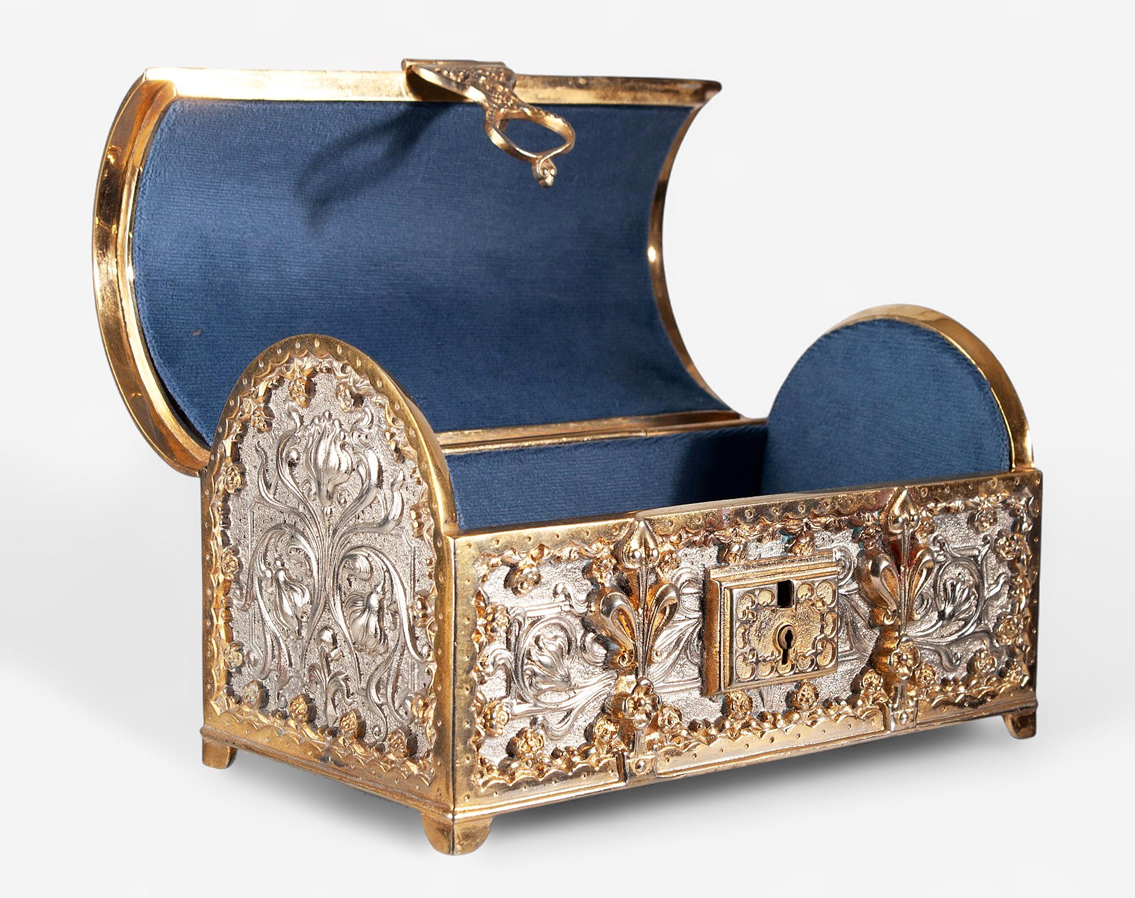 Jugendstil Brass Jewelry Casket with Velvet Lining by Erhard & Söhne, Germany For Sale 2