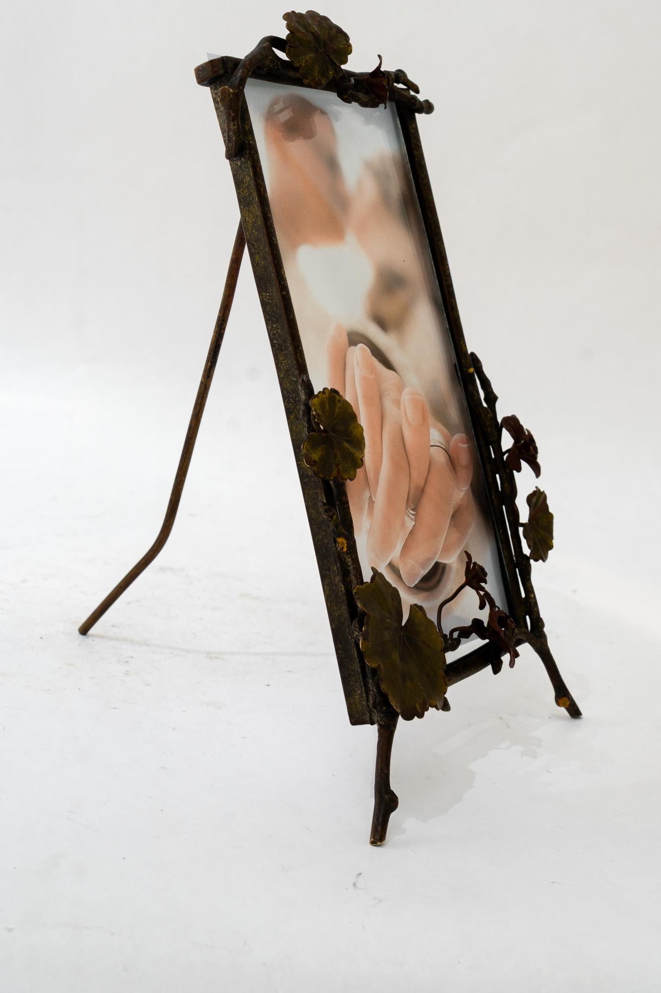 Jugendstil brass picture frame with glass around 1908 For Sale 3