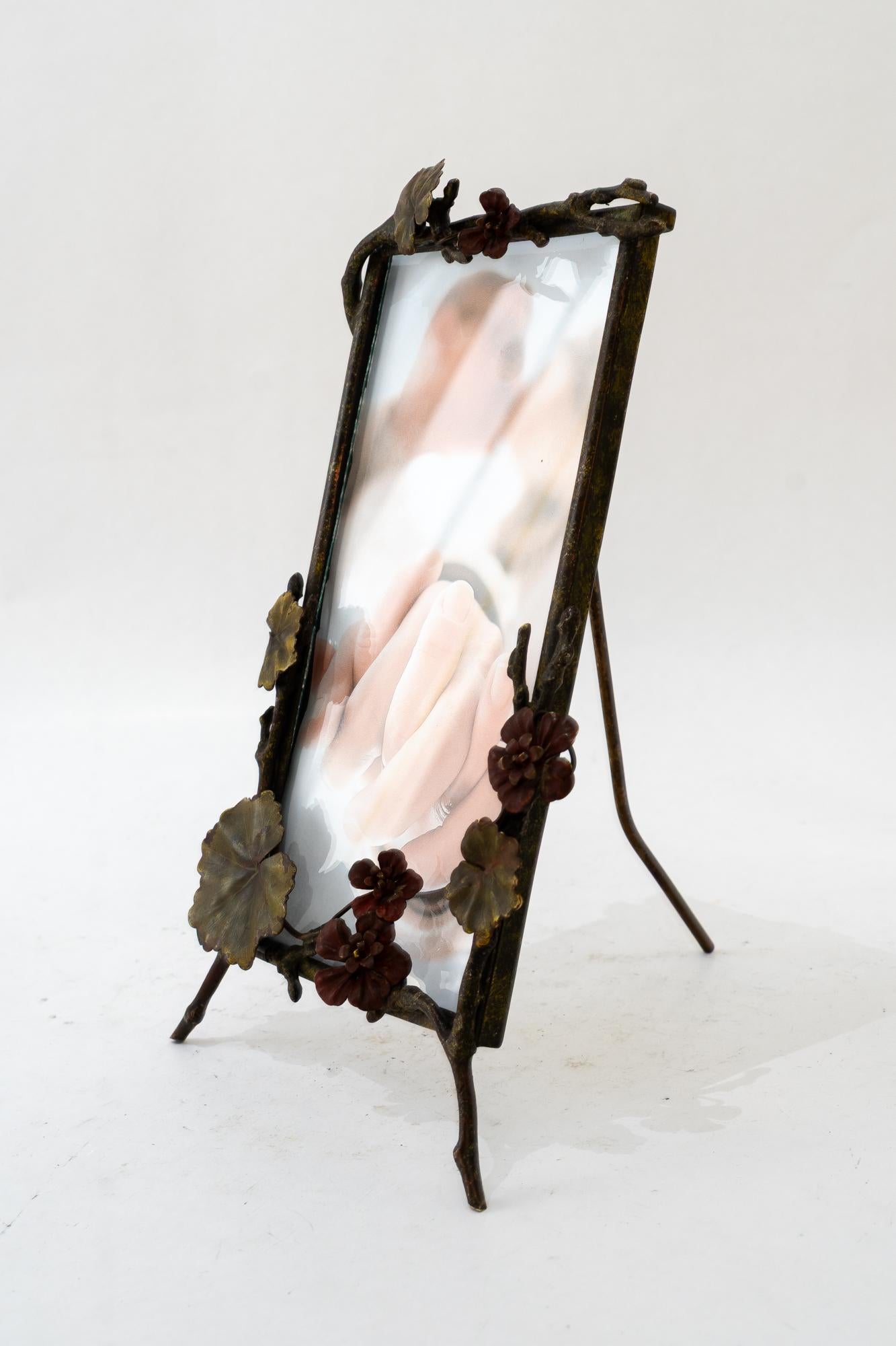 Jugendstil brass picture frame with glass around 1908 For Sale 2