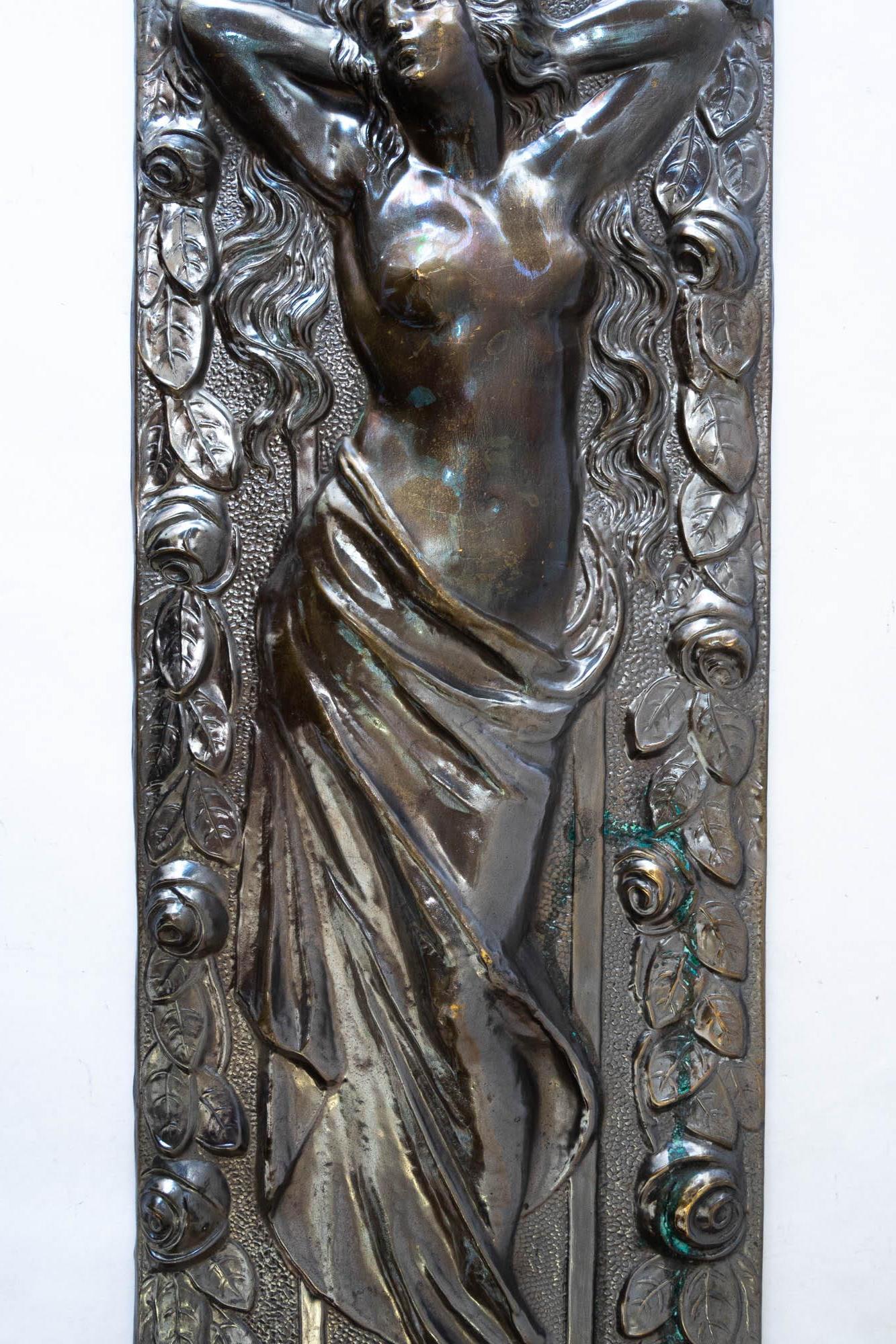 Jugendstil Messing Relief mit floralem Motiv Messing original Patina um 1908 (Österreichisch) im Angebot