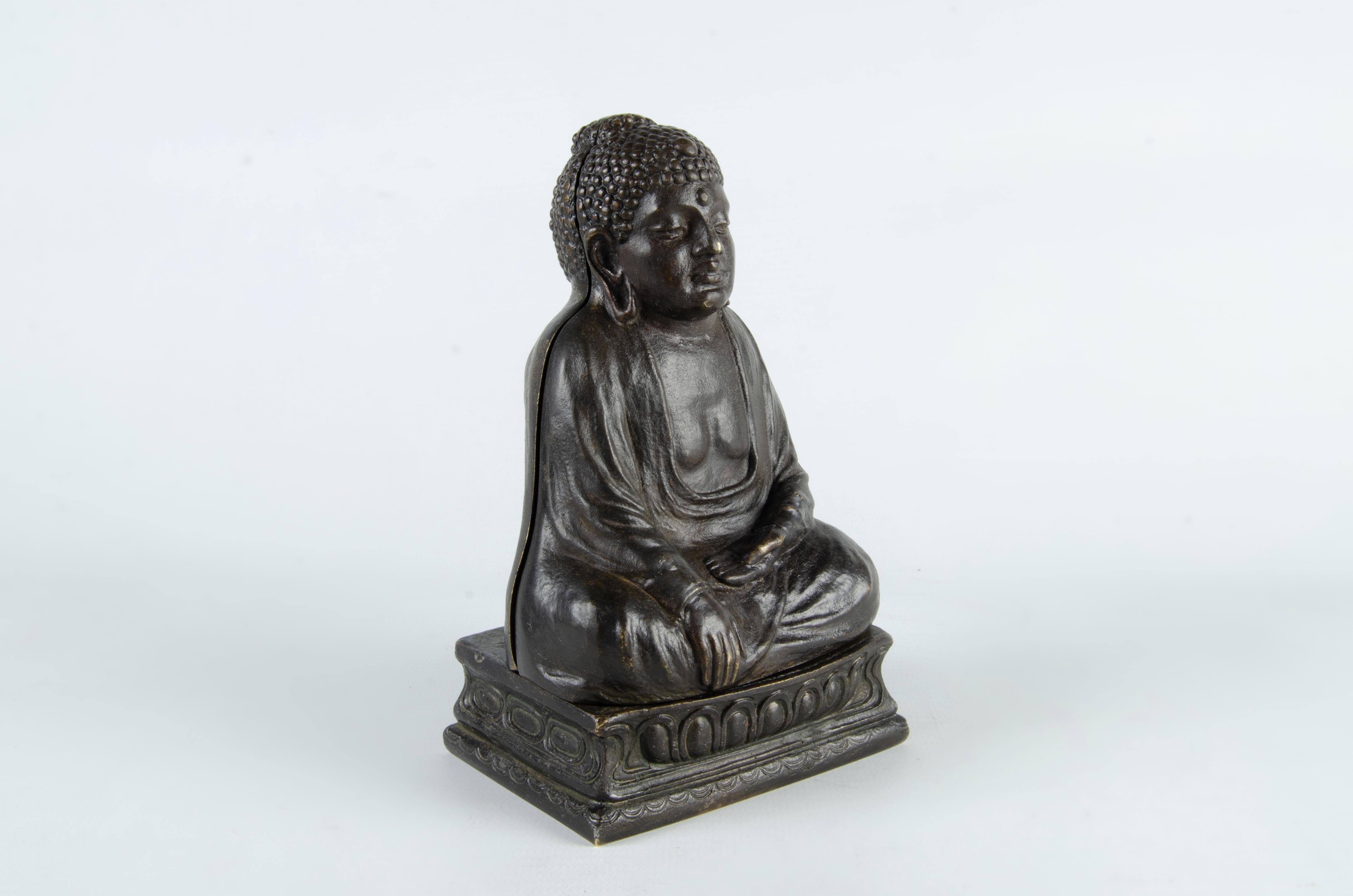 Austriaco Sculture in bronzo Jugendstil di Buddha e sacerdotessa di Franz Bergmann, Austria in vendita