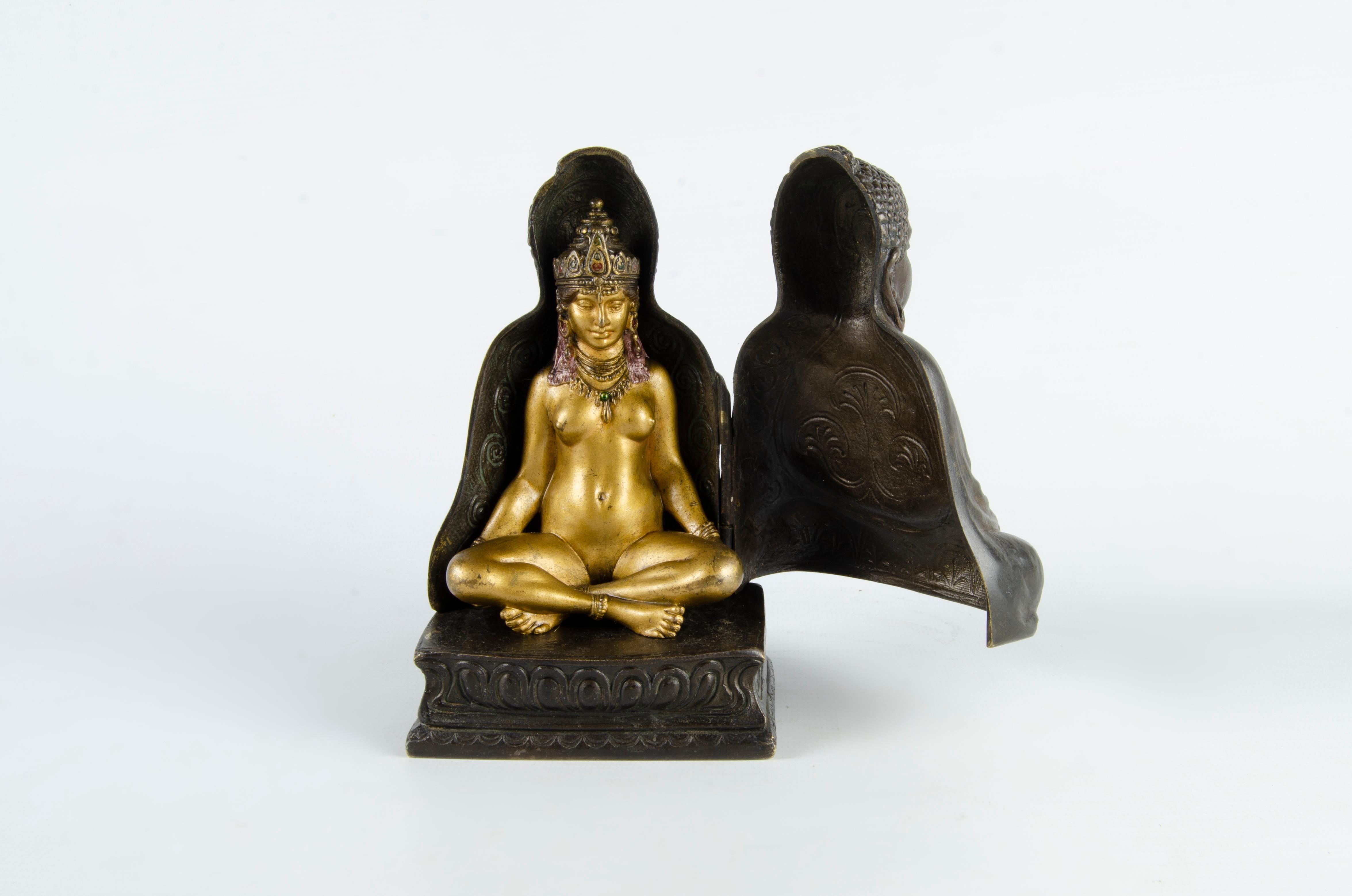 Metallo Sculture in bronzo Jugendstil di Buddha e sacerdotessa di Franz Bergmann, Austria in vendita