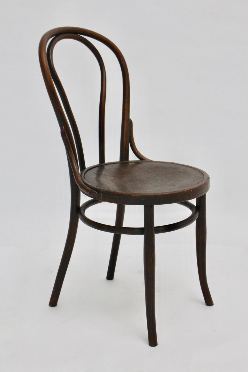 This Viennese brown beechwood Mundus chair was designed and made in Austria, circa 1880. The model was used in the Classic Viennese Kaffeehaus.
Also the chair shows a great patina and a good condition with signs of age.
Labeled underneath the