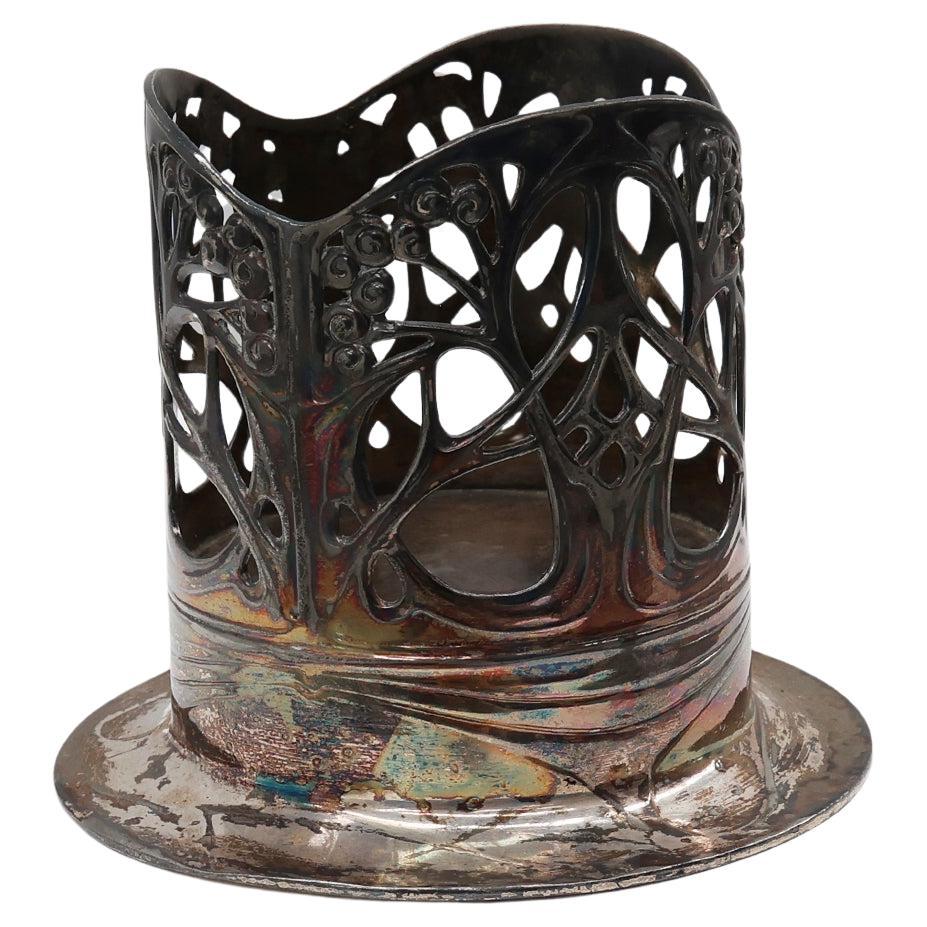 Países Bajos / 1910 / Botellero / Urania 1075 / estaño / Jugendstil / Art Nouveau / Art Déco

Un encantador botellero de Urania Maastricht, Países Bajos. El diseño de esta hermosa pieza se presta al movimiento de diseño artístico Jugendstil o Art