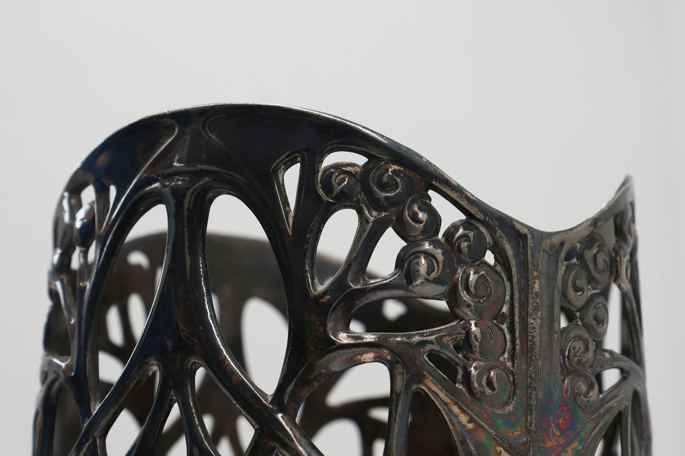 Portabotellas de estaño fundido Jugendstil marcado Urania 1075, ca. 1910 Holandés en venta