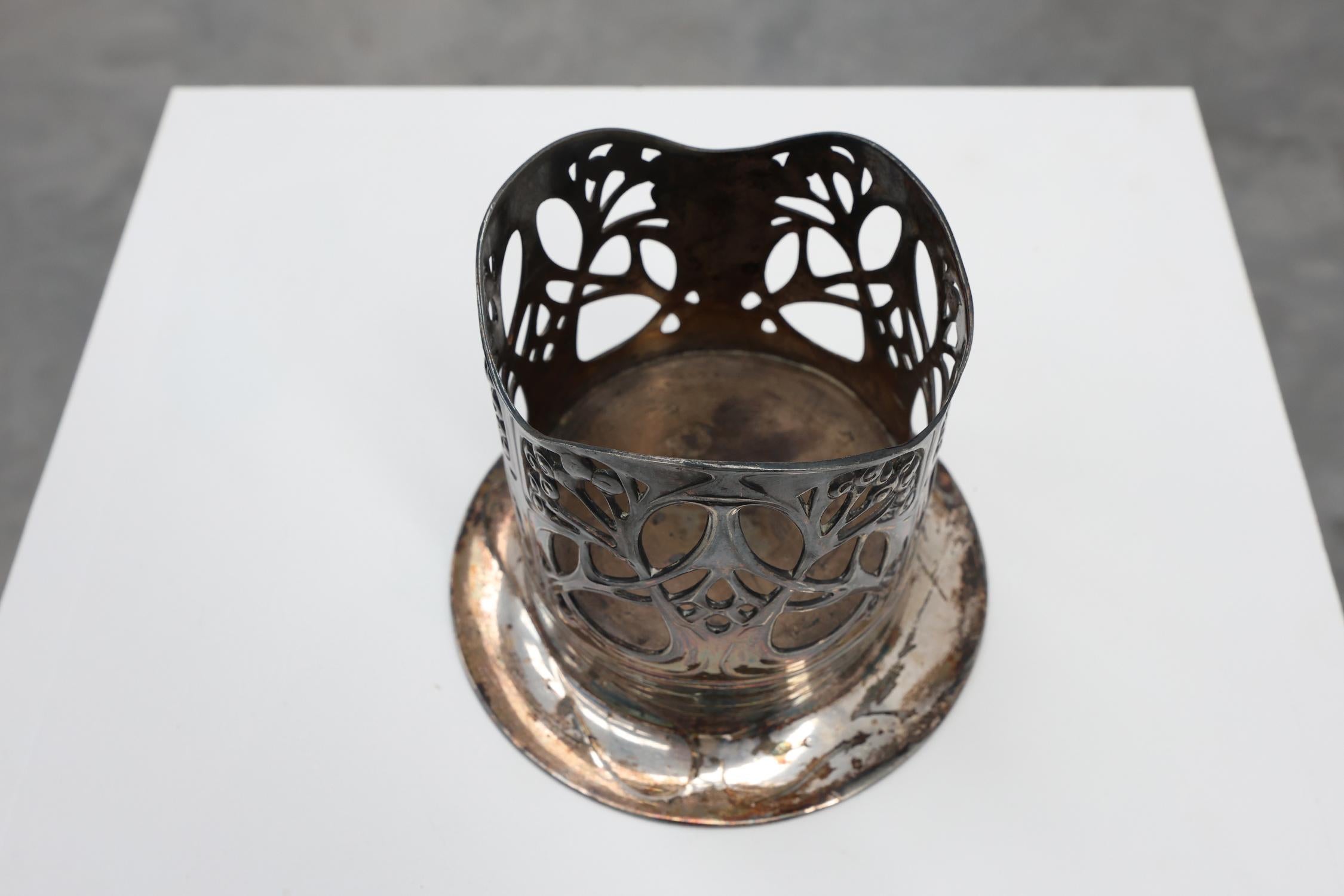 Portabotellas de estaño fundido Jugendstil marcado Urania 1075, ca. 1910 siglo XX en venta