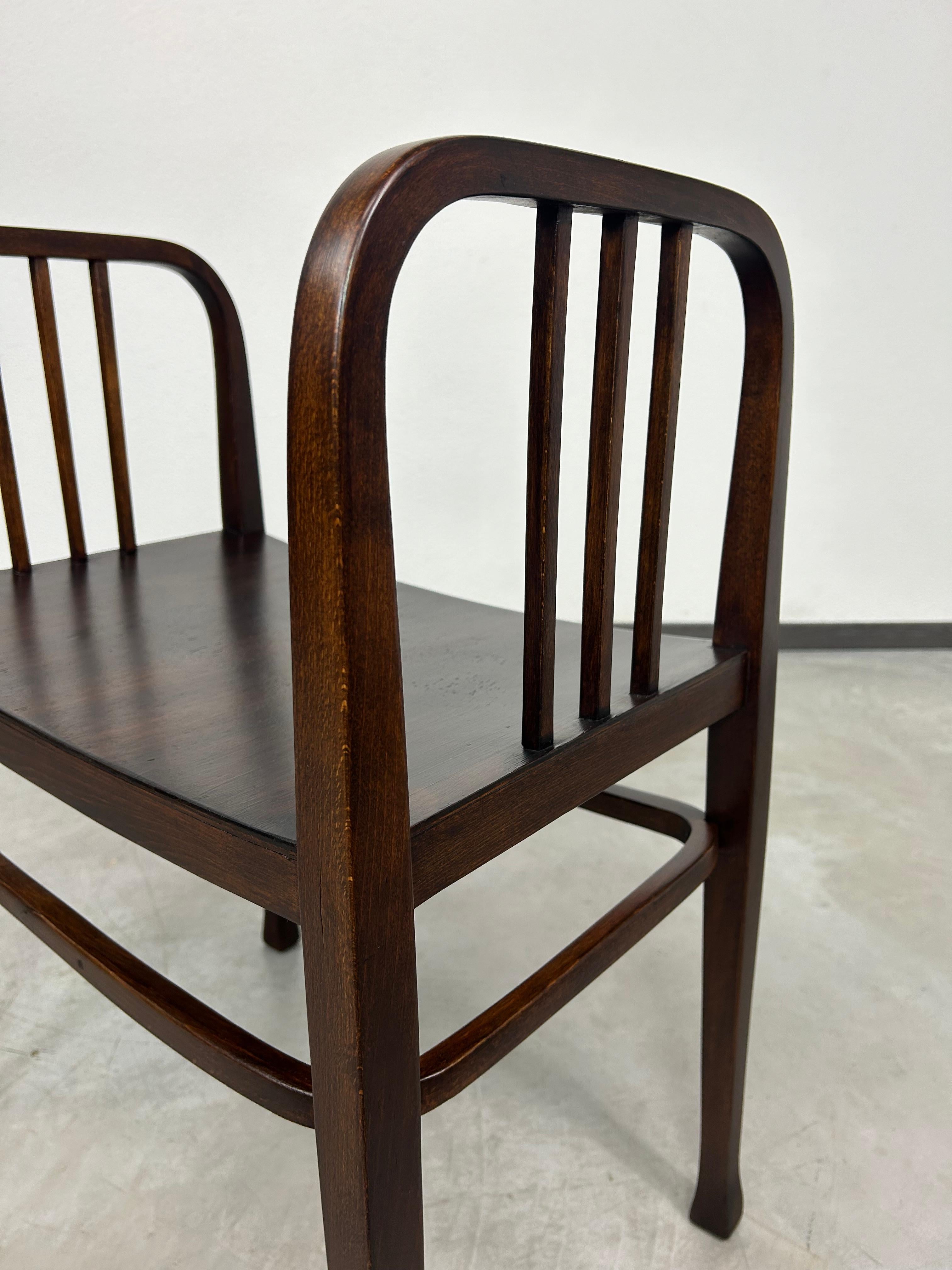 Hêtre Cacheuse Jugendstil n° 6611 attribuée à Otto Wagner pour Thonet en vente