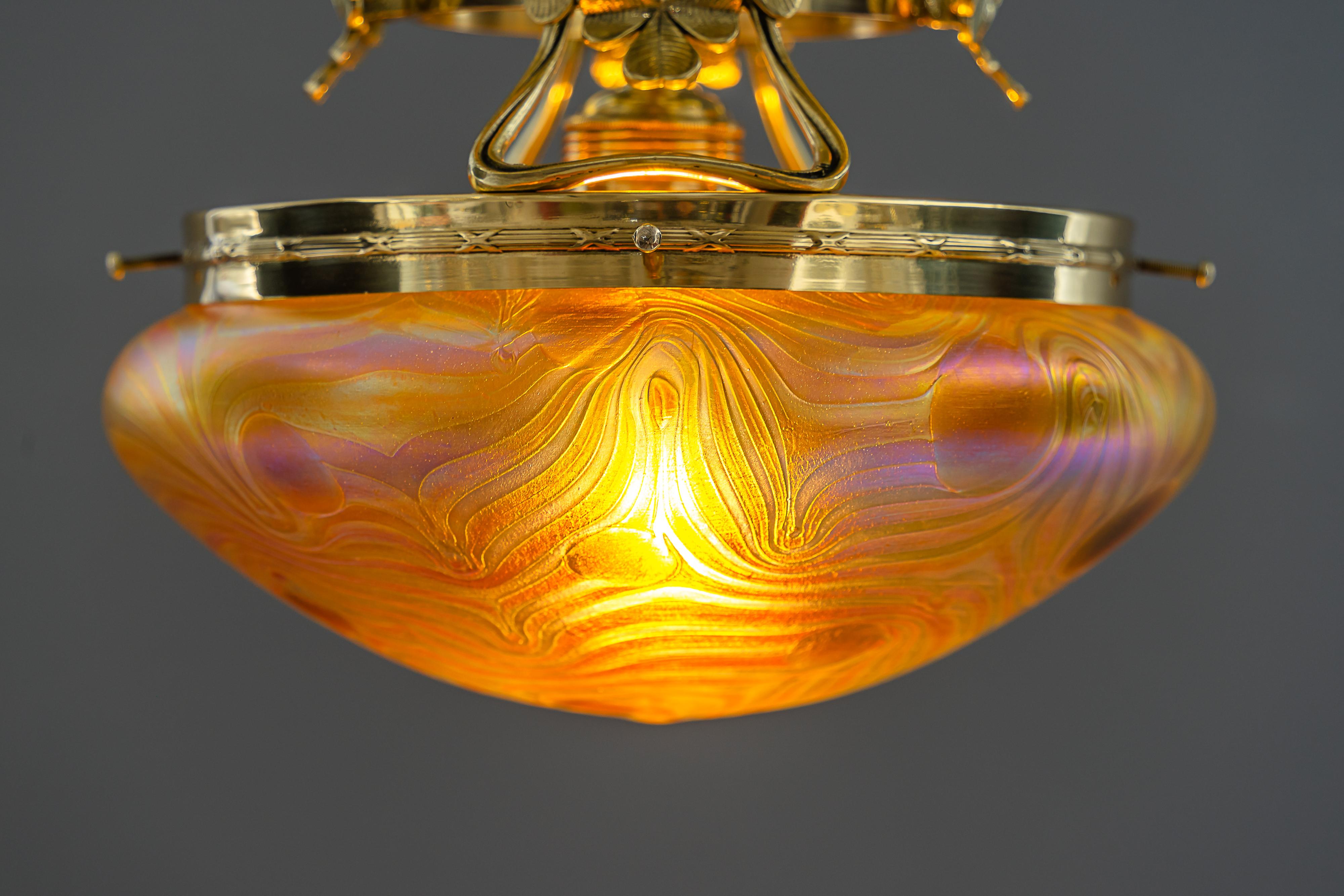 jugendstil deckenlampe mit loetz glass schirm wien um 1908 (Messing)