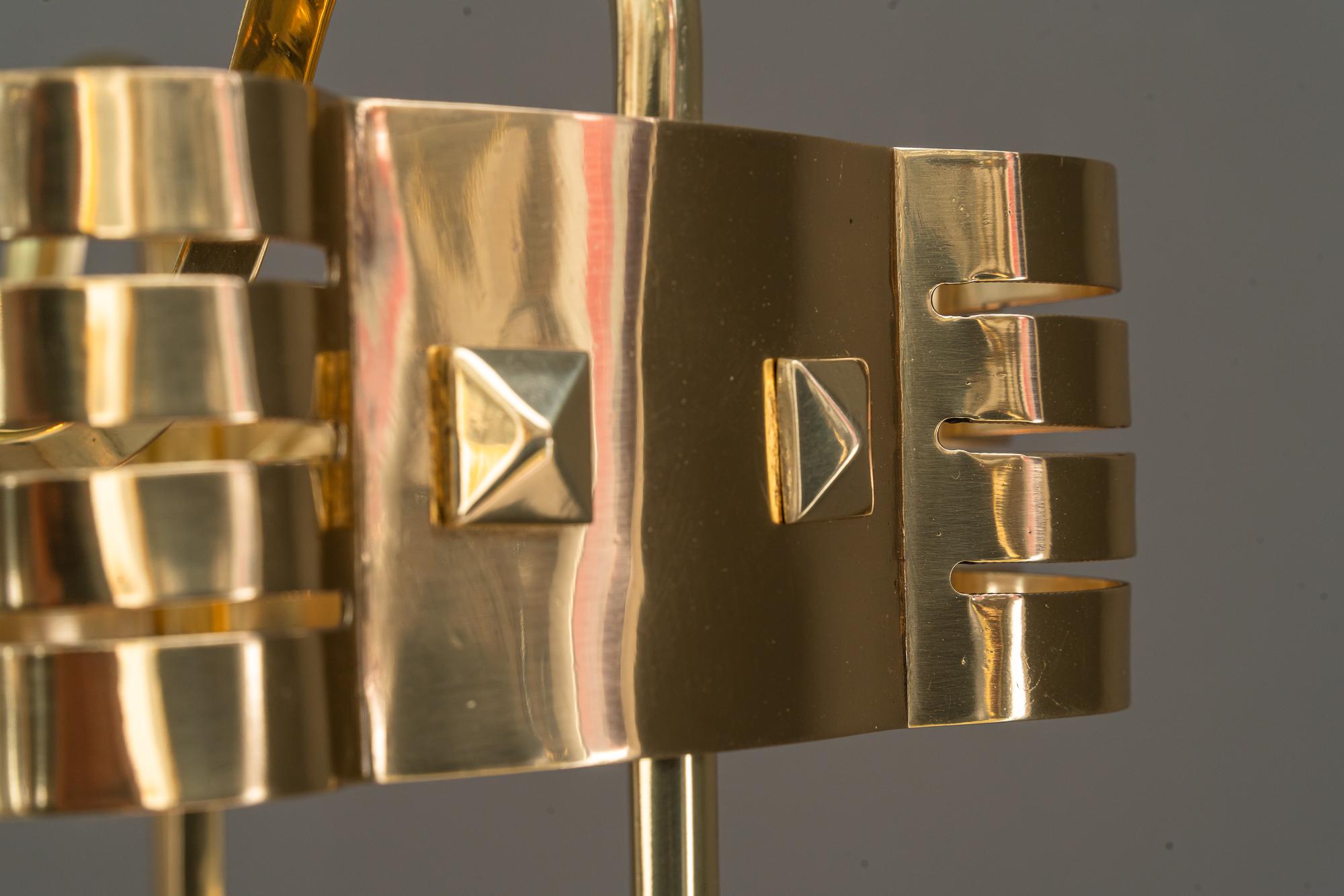 Lampadario Jugendstil con paralumi in vetro opalino vienna 1910 circa in vendita 9