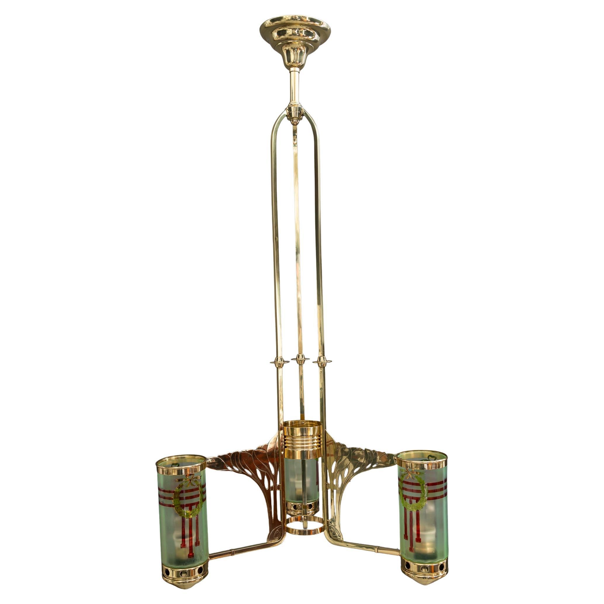 Jugendstil Kronleuchter mit original bemaltem Opalglas Wien um 1908 im Angebot
