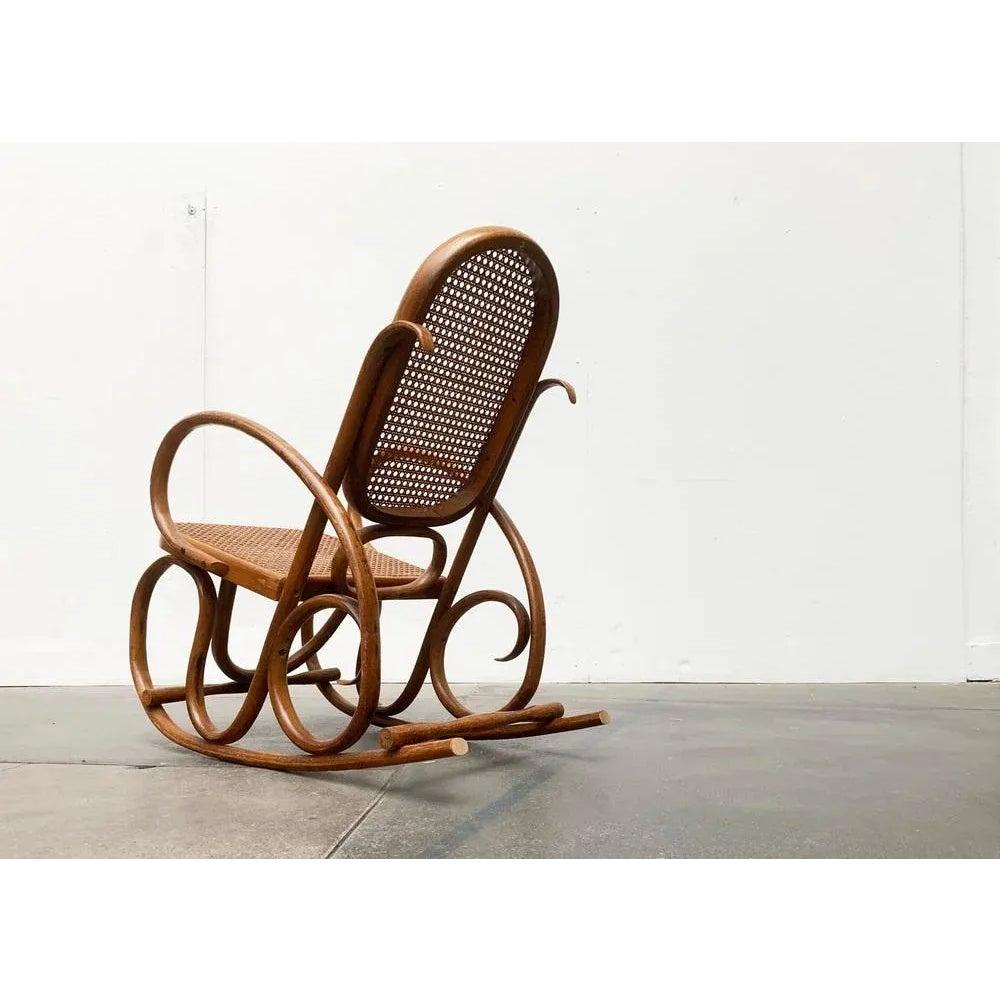 Rattan Sedia a dondolo per bambini Jugendstil, anni 1910 in vendita
